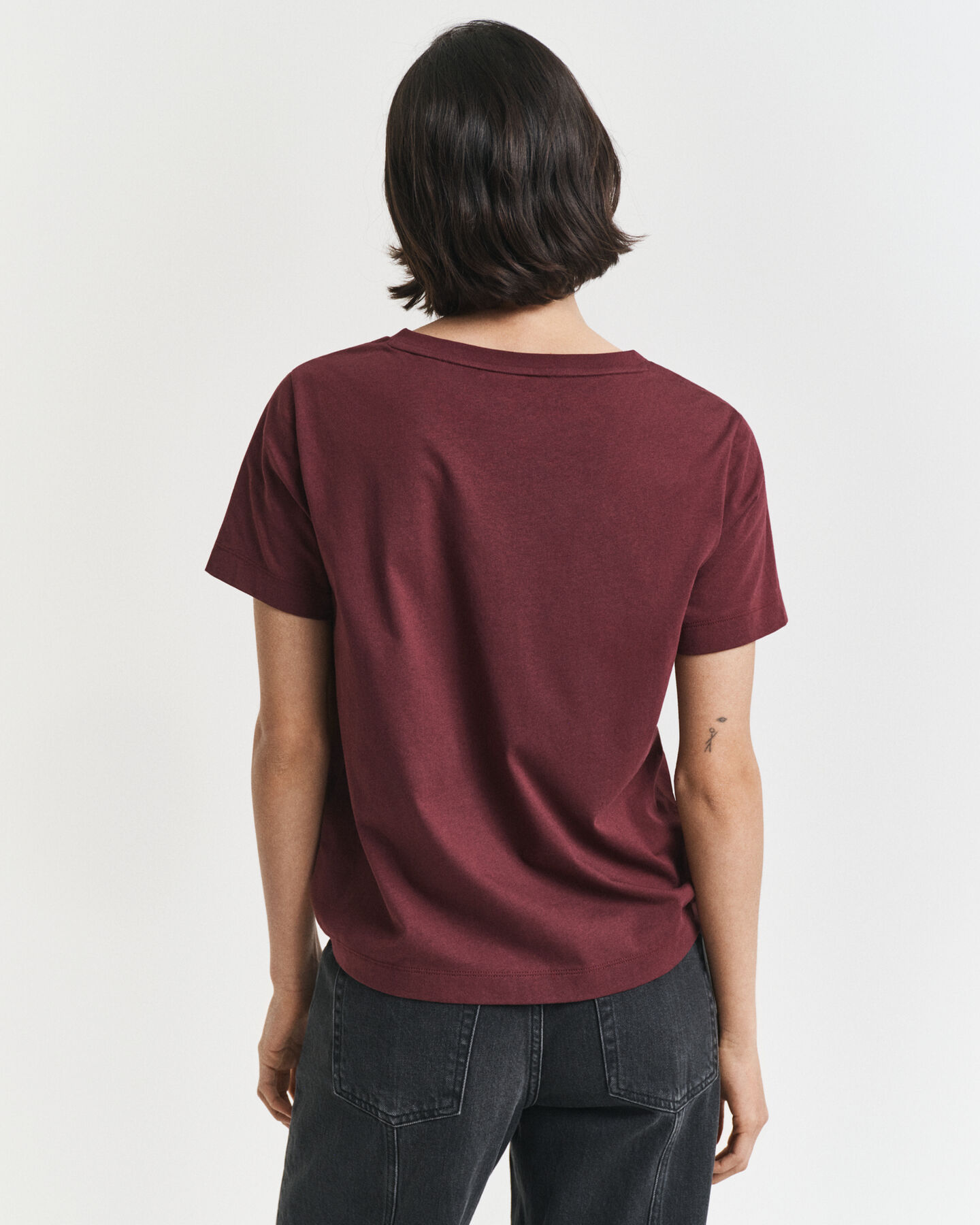 Shield V-ringad T-shirt