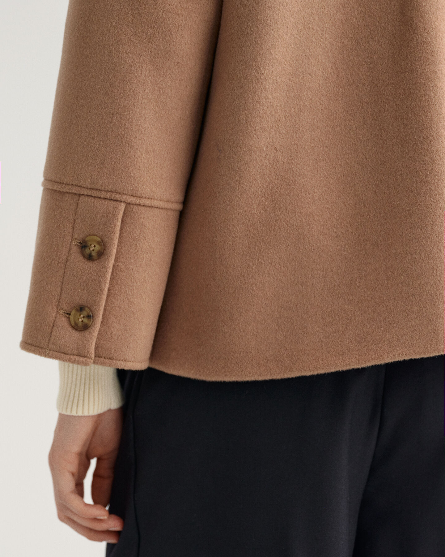 Cropped jacka i ullblandning