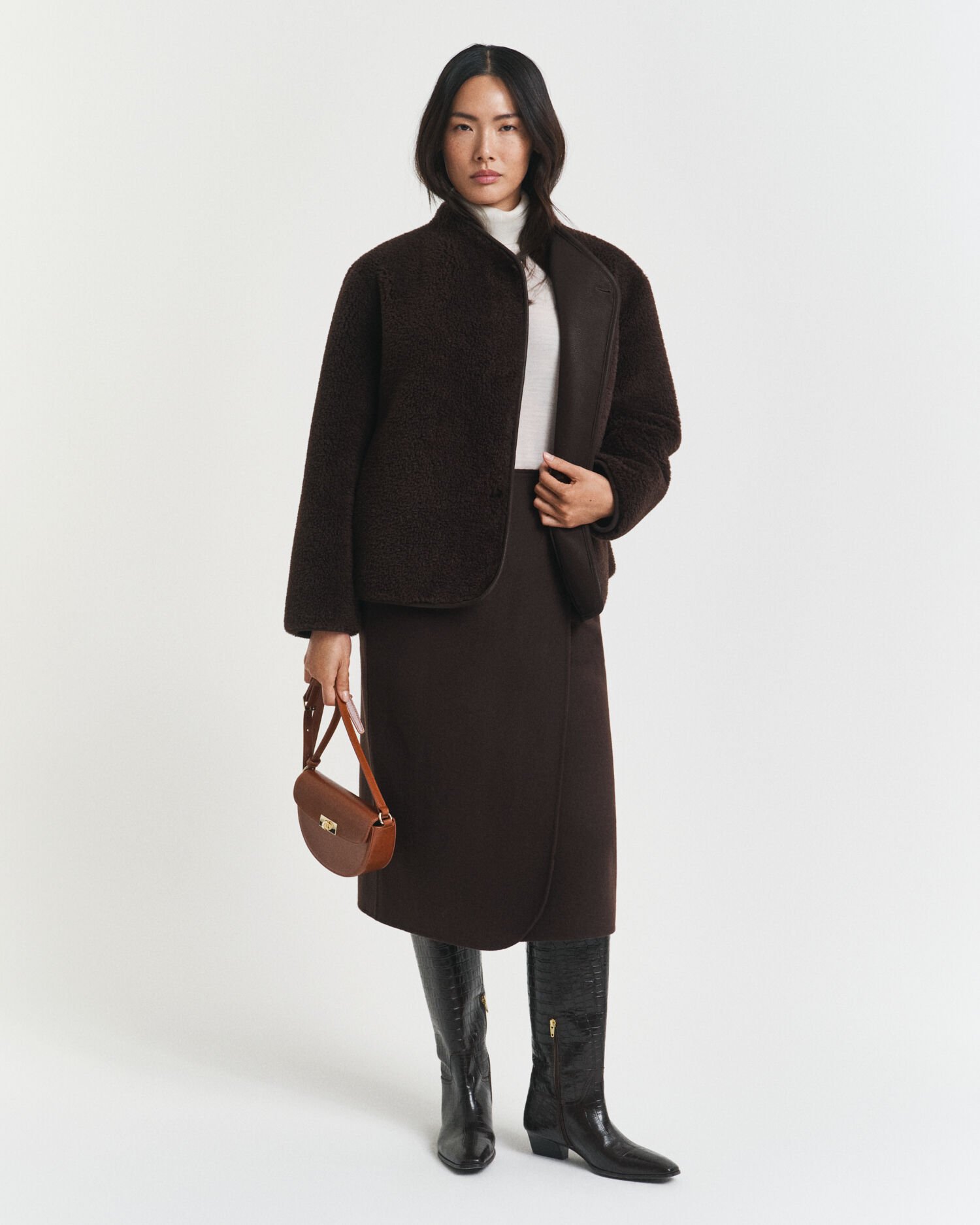 Handsydd omlottkjol i midilängd