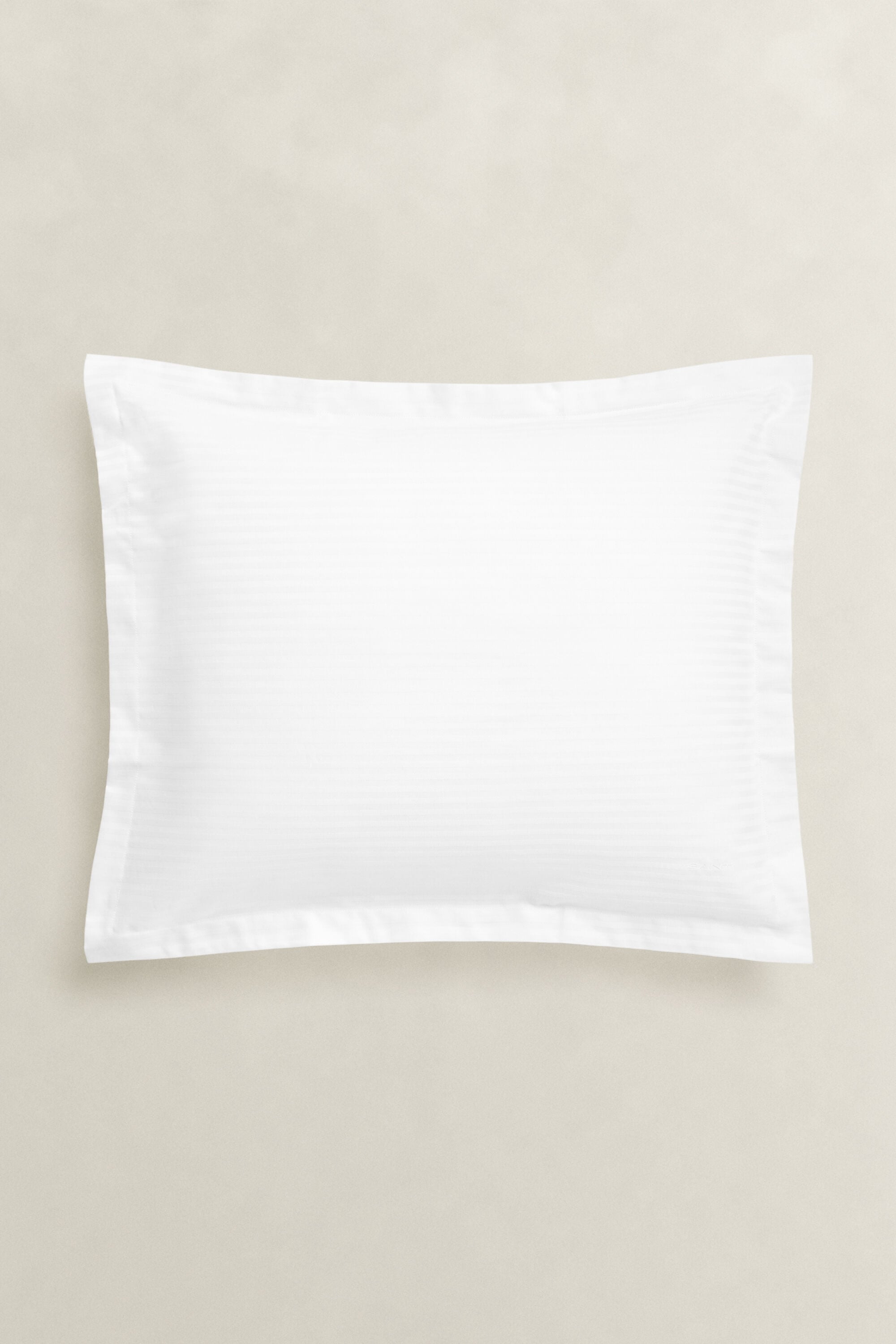 Sateen randigt örngott