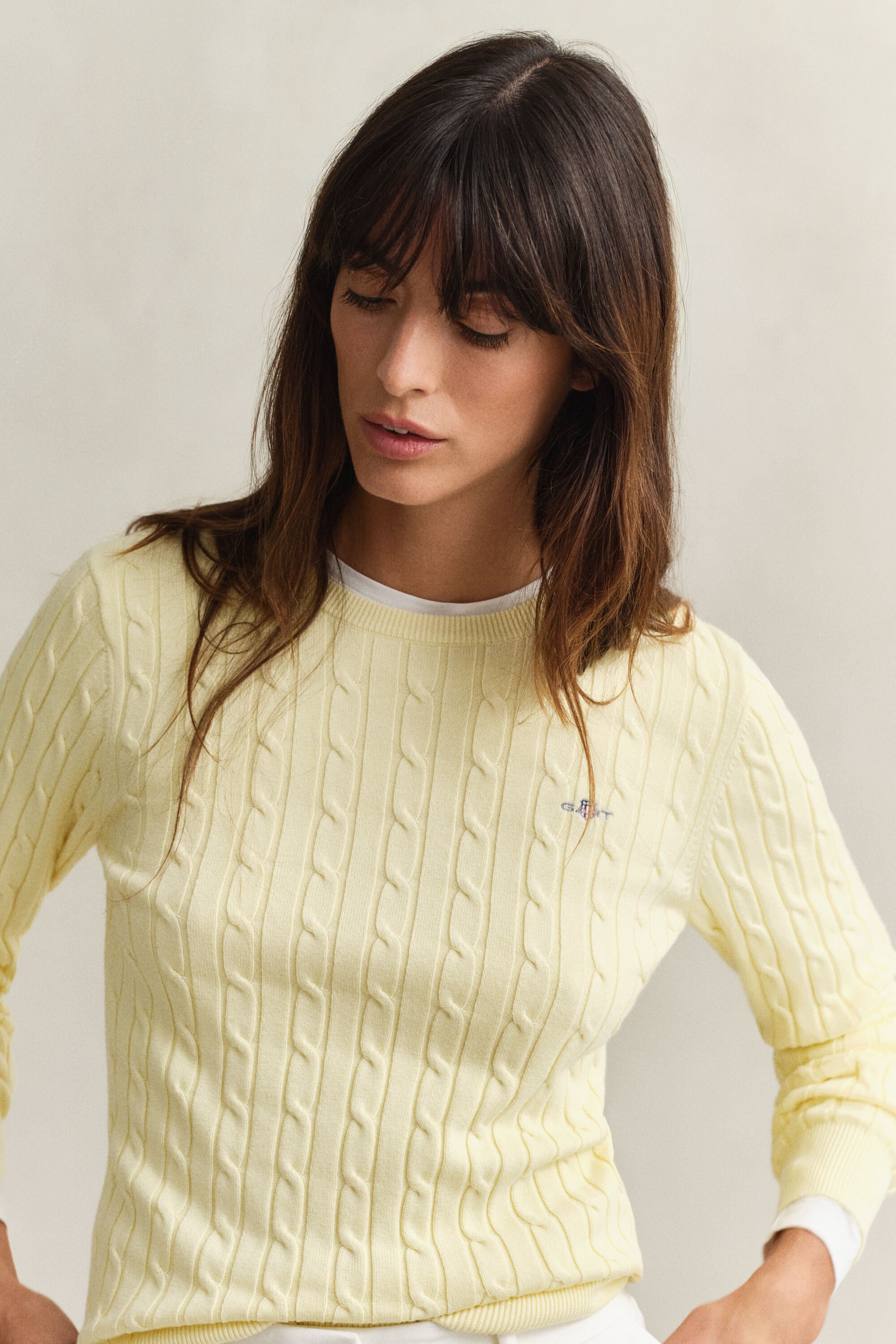 Kabelstickad tröja med rund hals