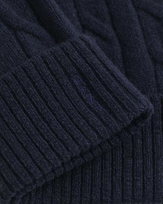 Kabelstickad yllemössa