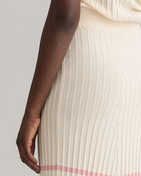 Randig ribbstickad kjol