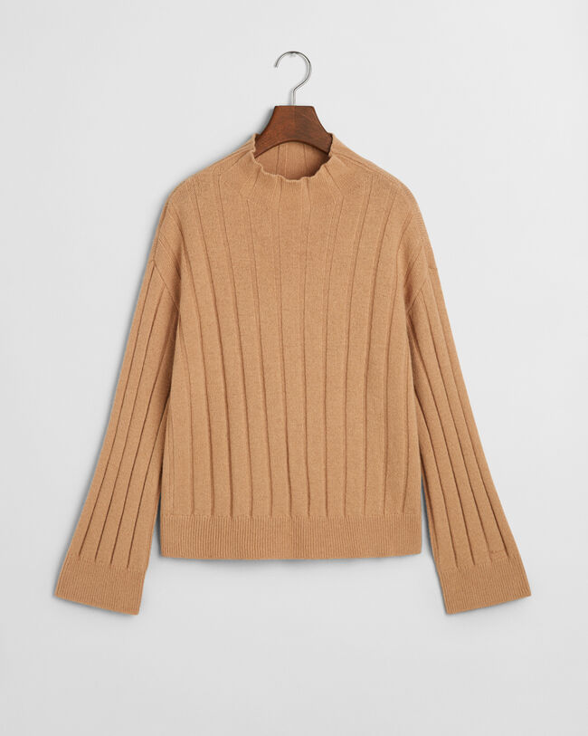 Bredribbad tr&ouml;ja i ull med st&aring;krage