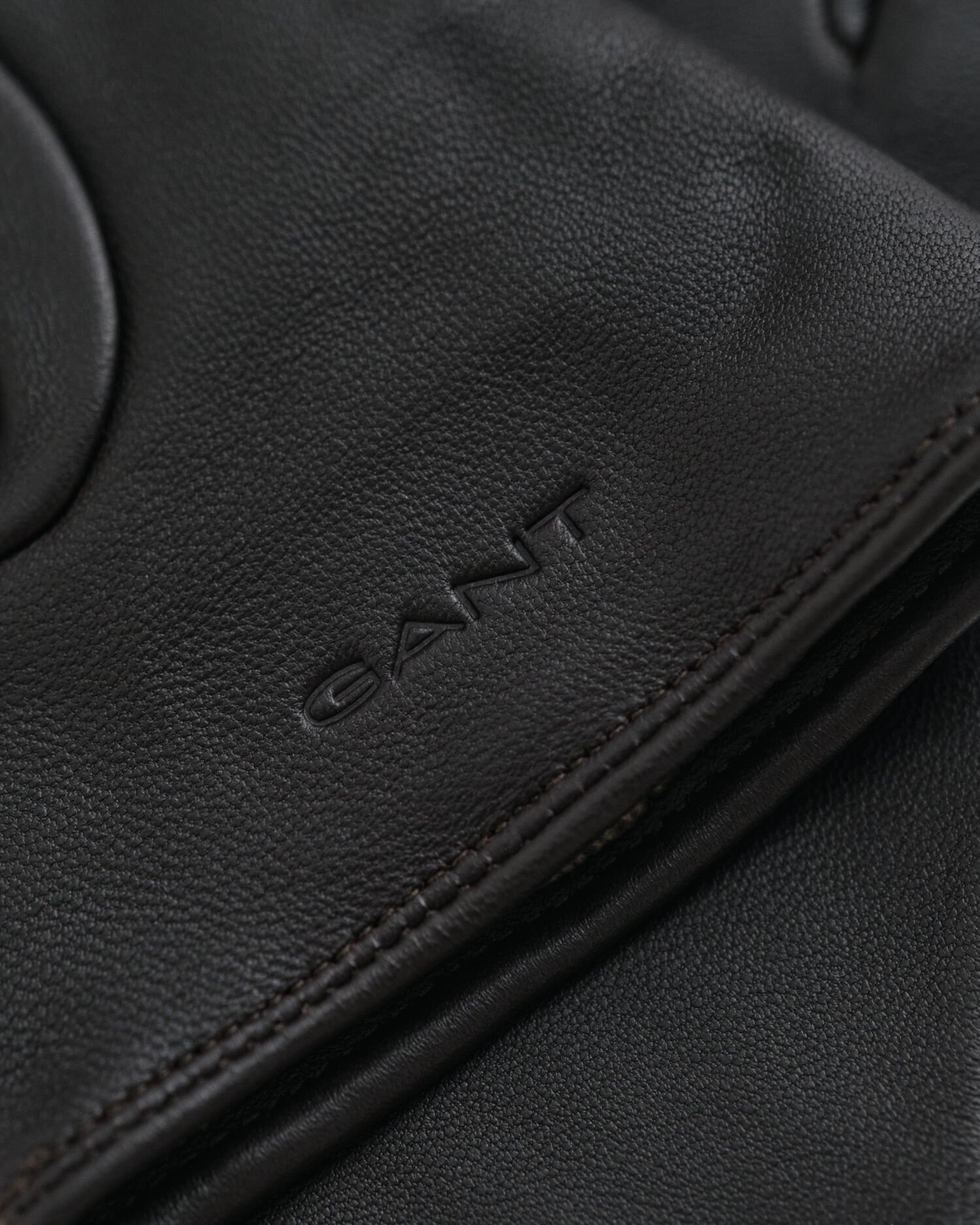 Läderhandskar med knäppning