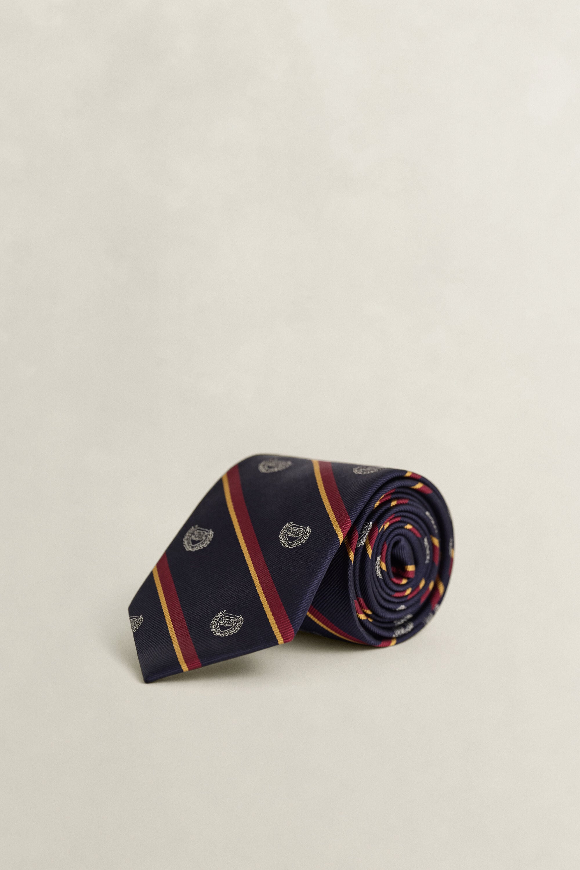 Slips med Gant x Yale-sköld