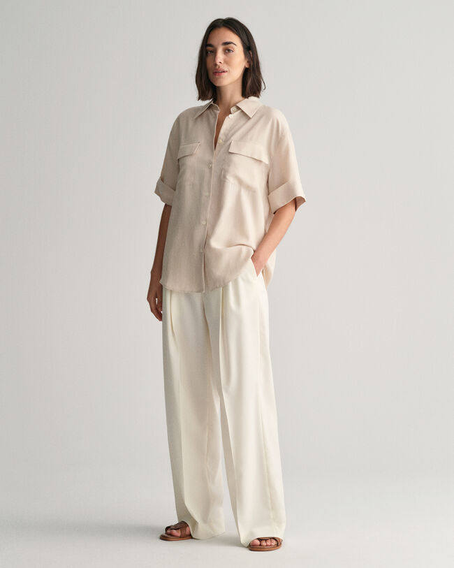 Relaxed fit kort&auml;rmad skjorta med fickdetaljer