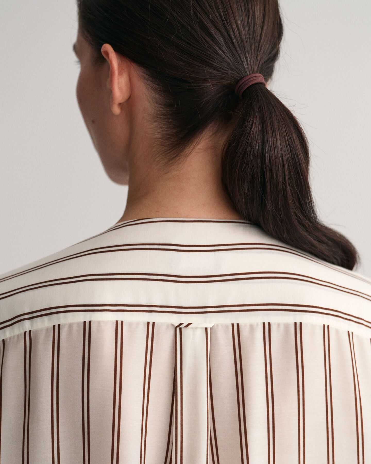 Randig V-ringad kaftan