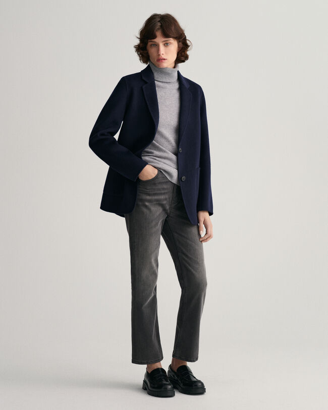 Handsydd kavaj med rak skärning