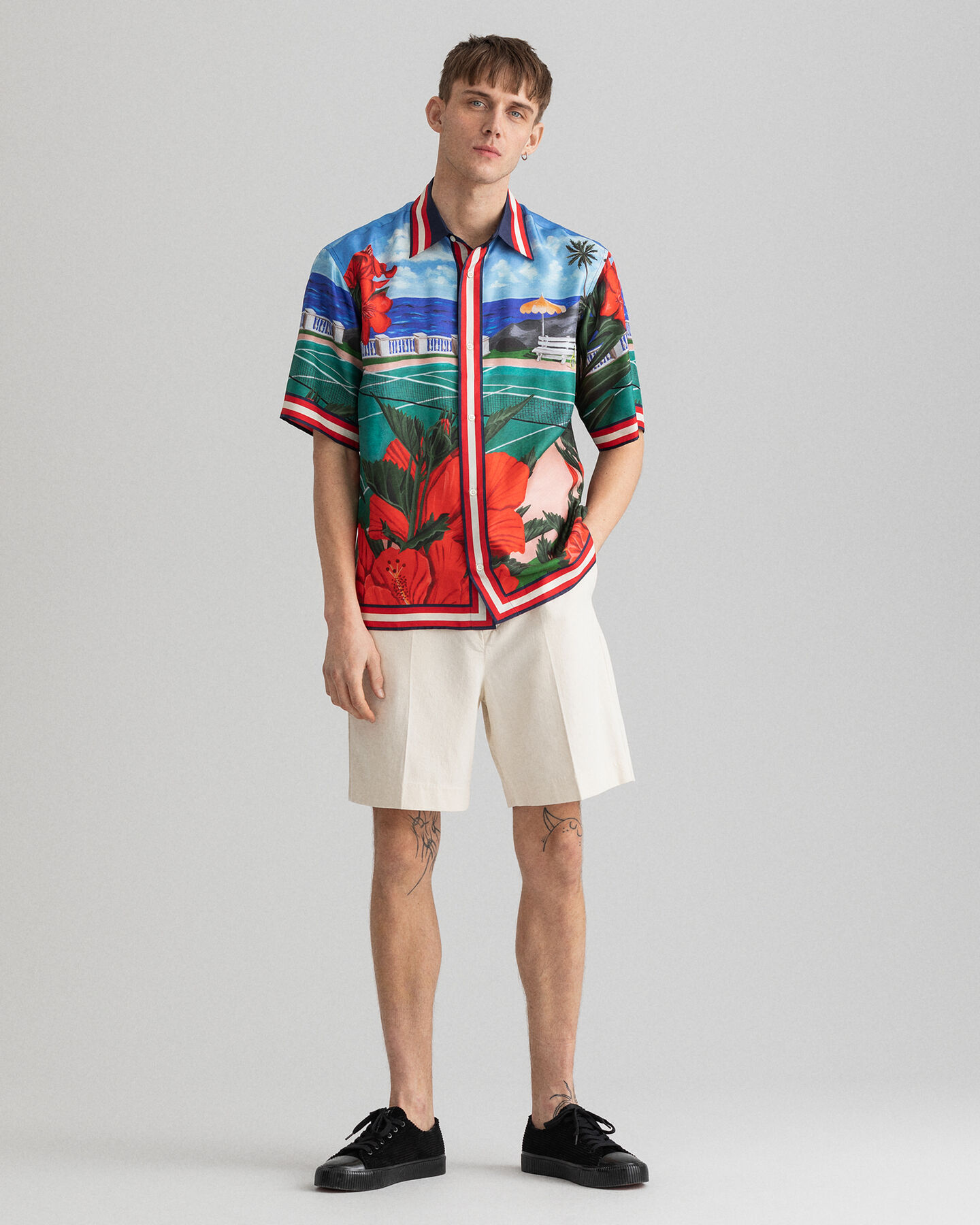 Relaxed fit Scenery sidenskjorta med kort ärm