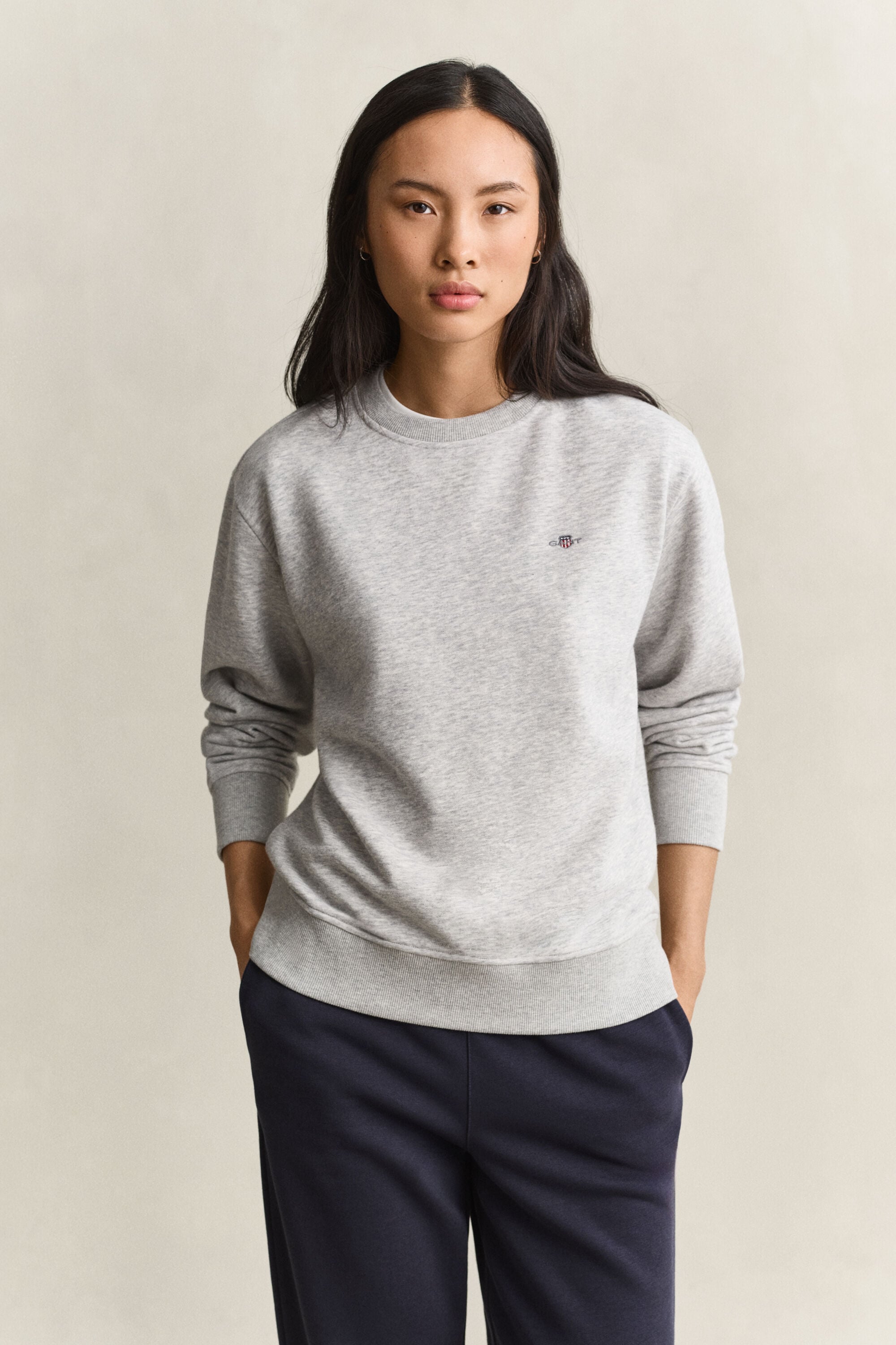 Sweatshirt med sköldemblem