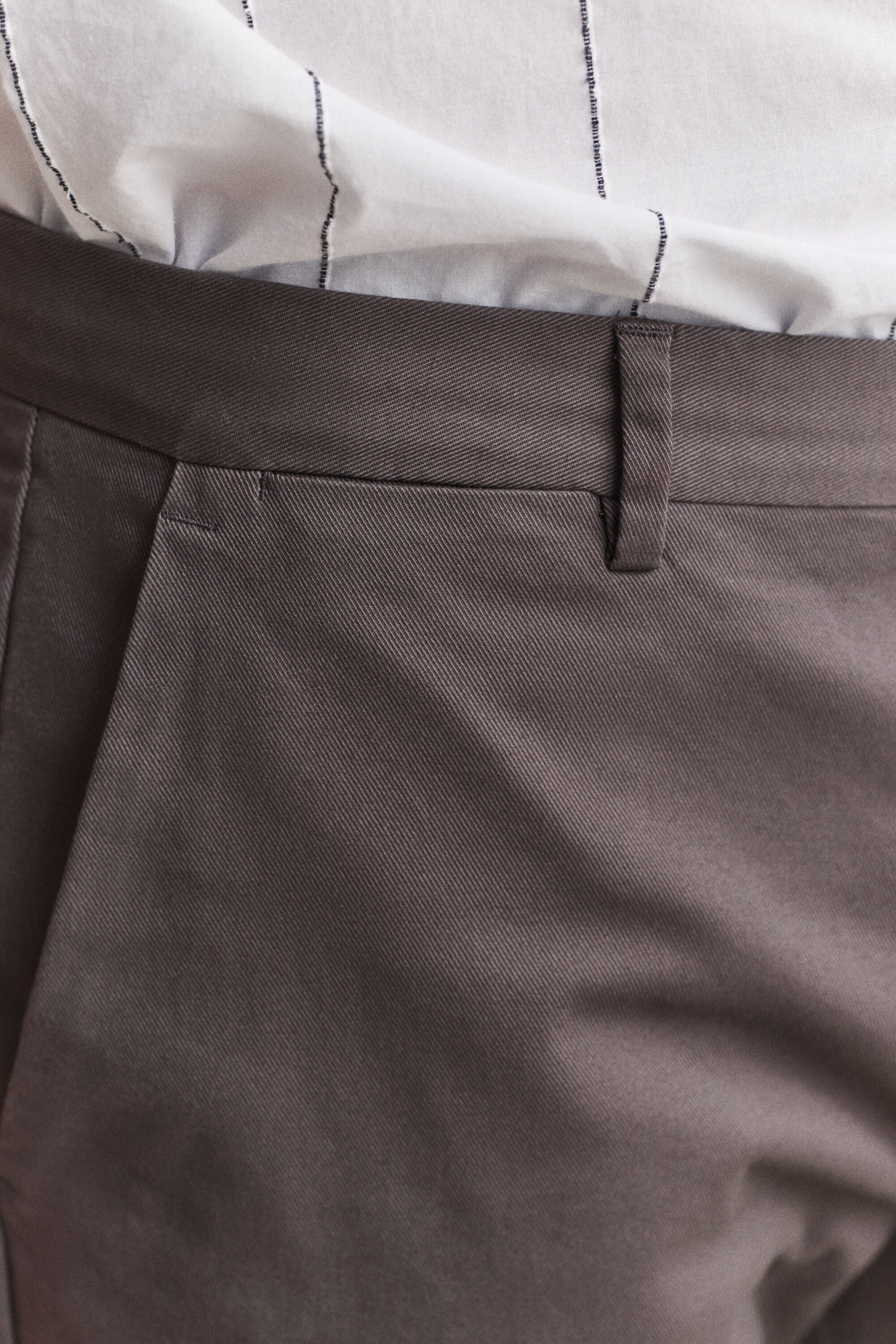 Eleganta chinos med regular fit