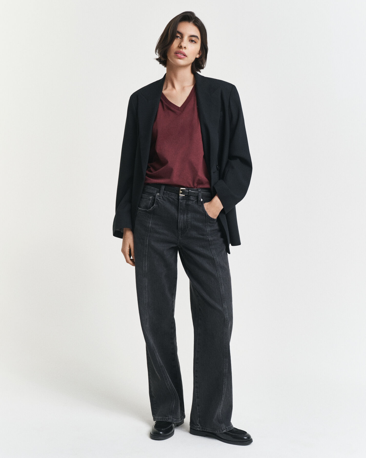 Shield V-ringad T-shirt