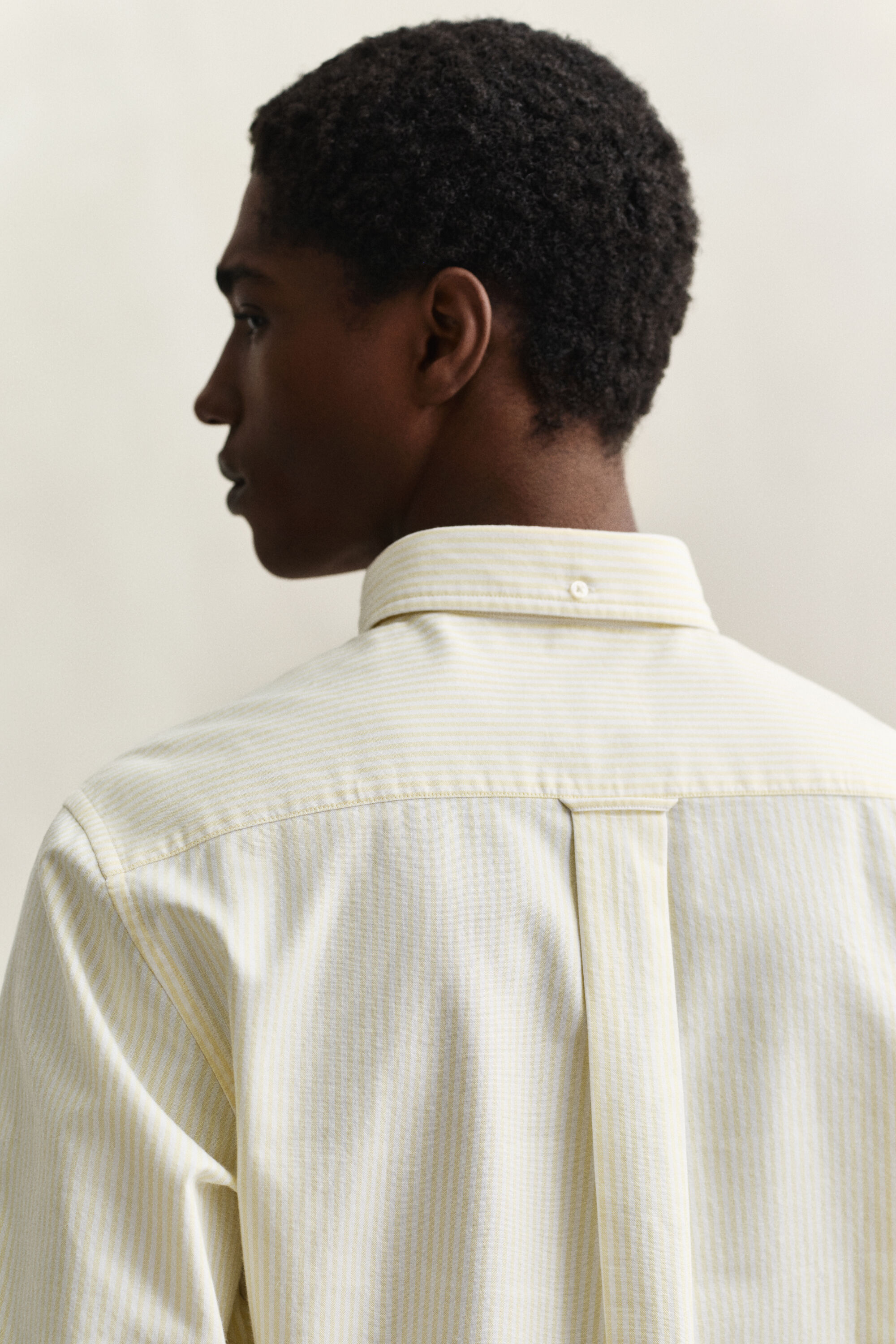 Klassisk oxfordskjorta med mellanbreda ränder