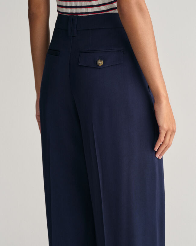 Loose fit chinos med låg midja och vida ben