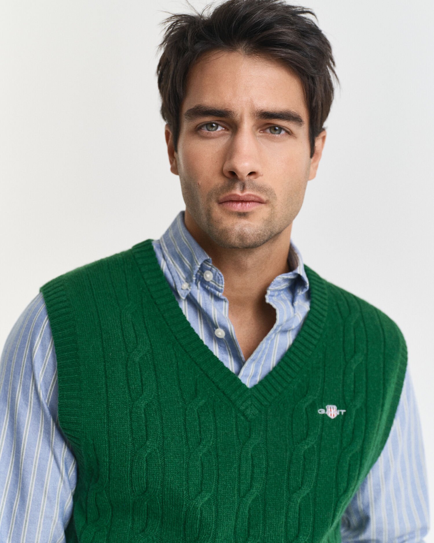 Kabelstickad väst i lammull