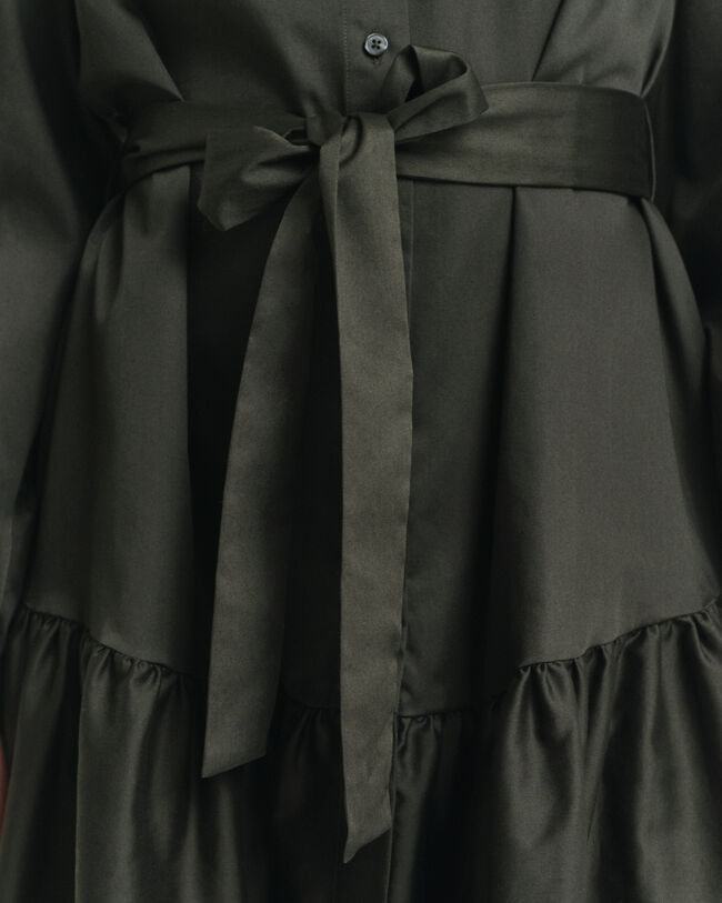 Långärmad klänning i bomullssatin