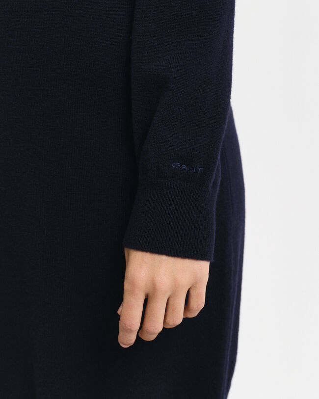 Kl&auml;nning i superfin lammull