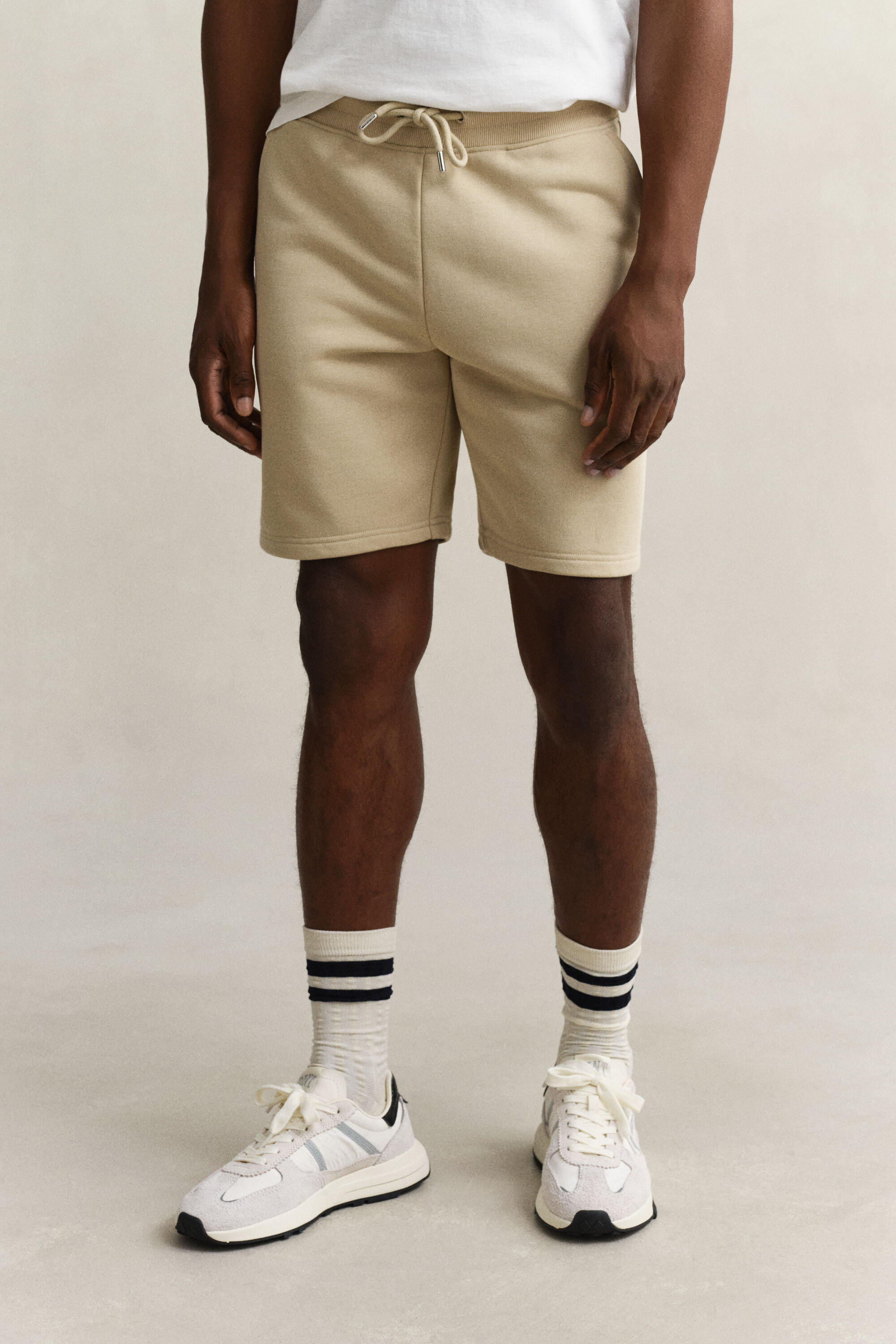 Sweatshorts med sköldemblem