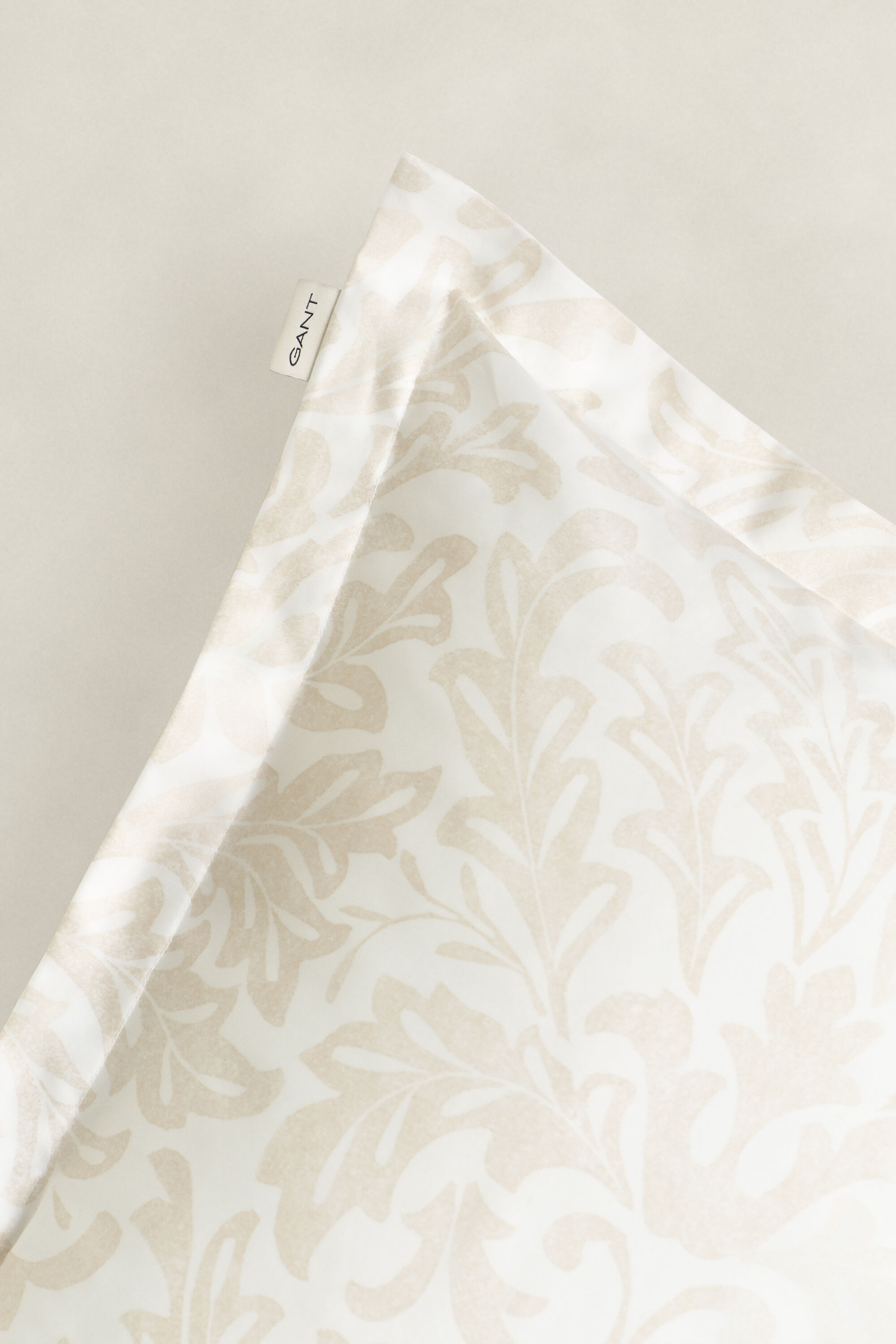 Lövmönstrat örngott