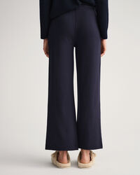 Utställda sweatpants