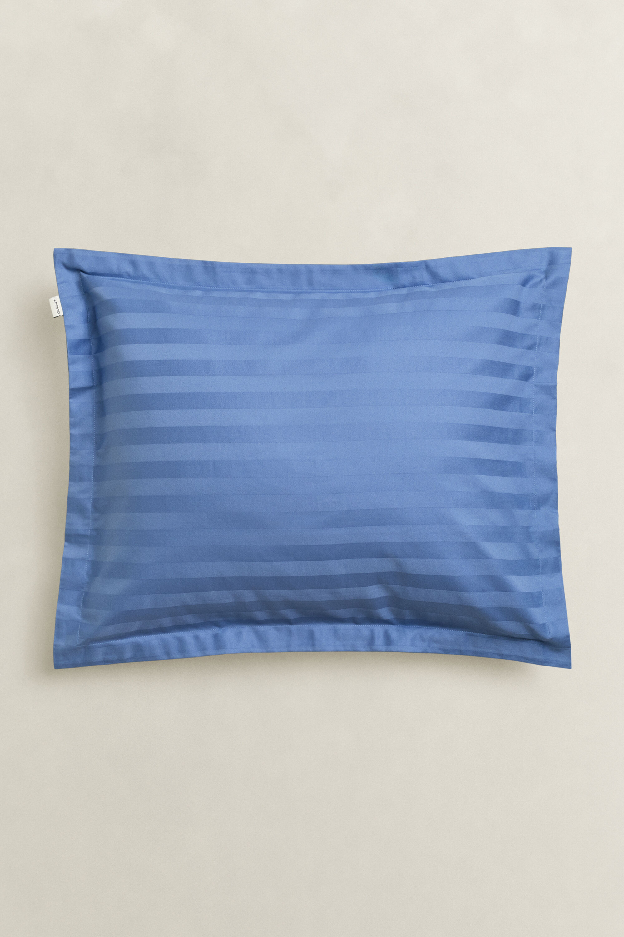 Sateen randigt örngott