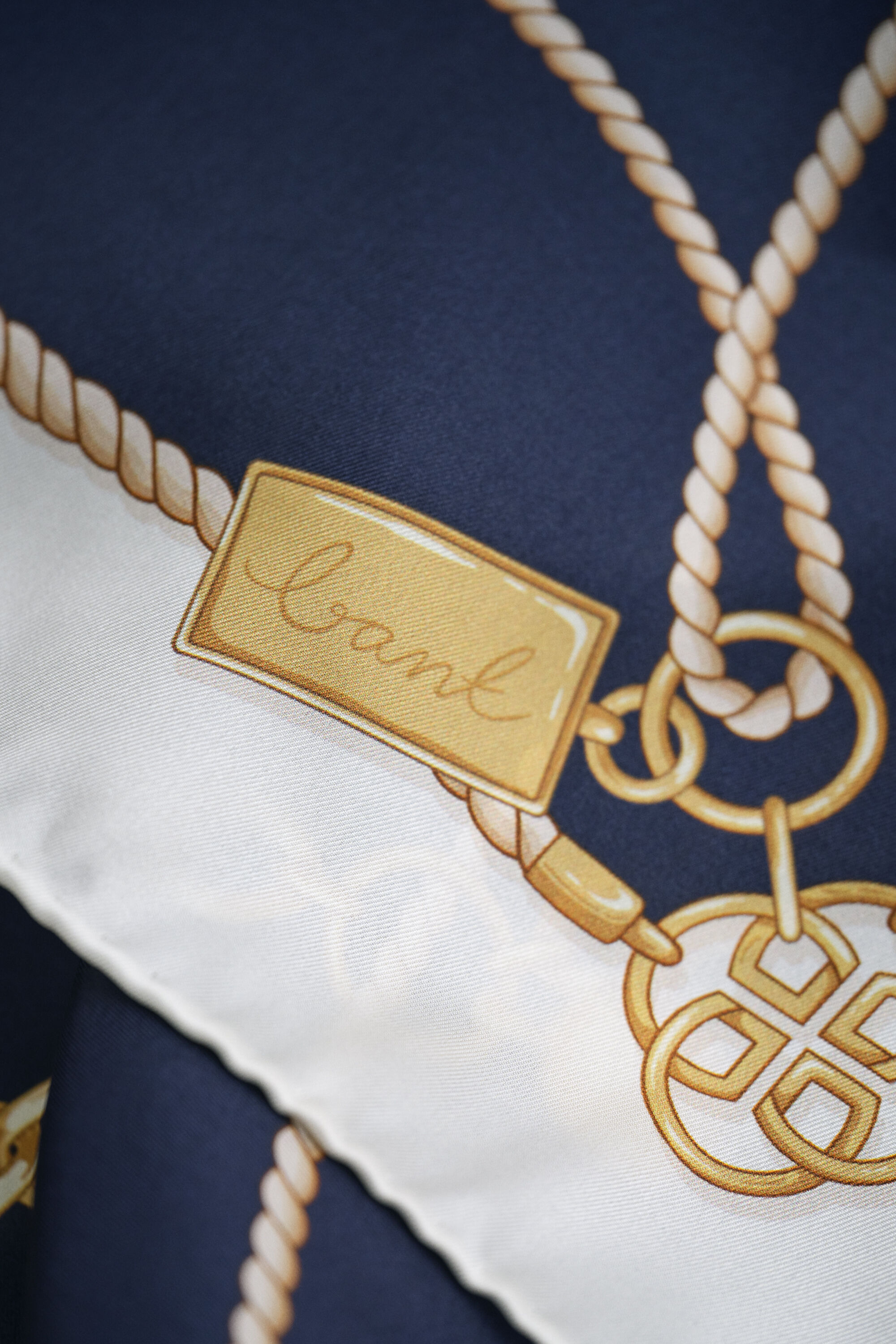 Kedjemönstrad sidensjal