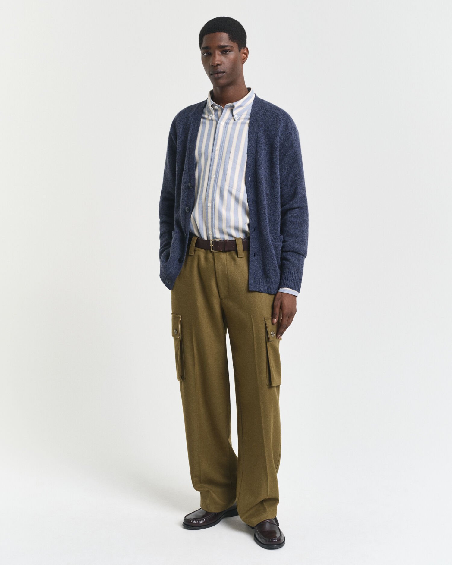 Rundhalsad kofta i ullmouliné