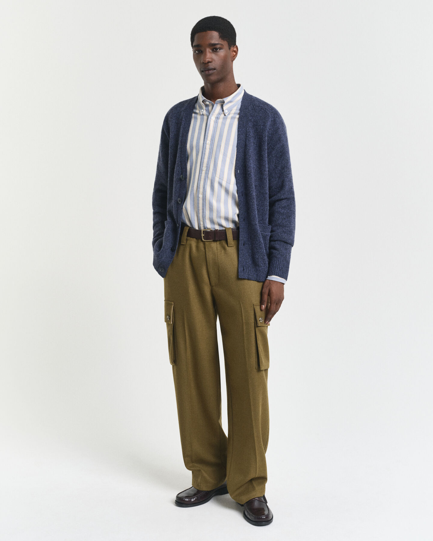 Rundhalsad kofta i ullmouliné