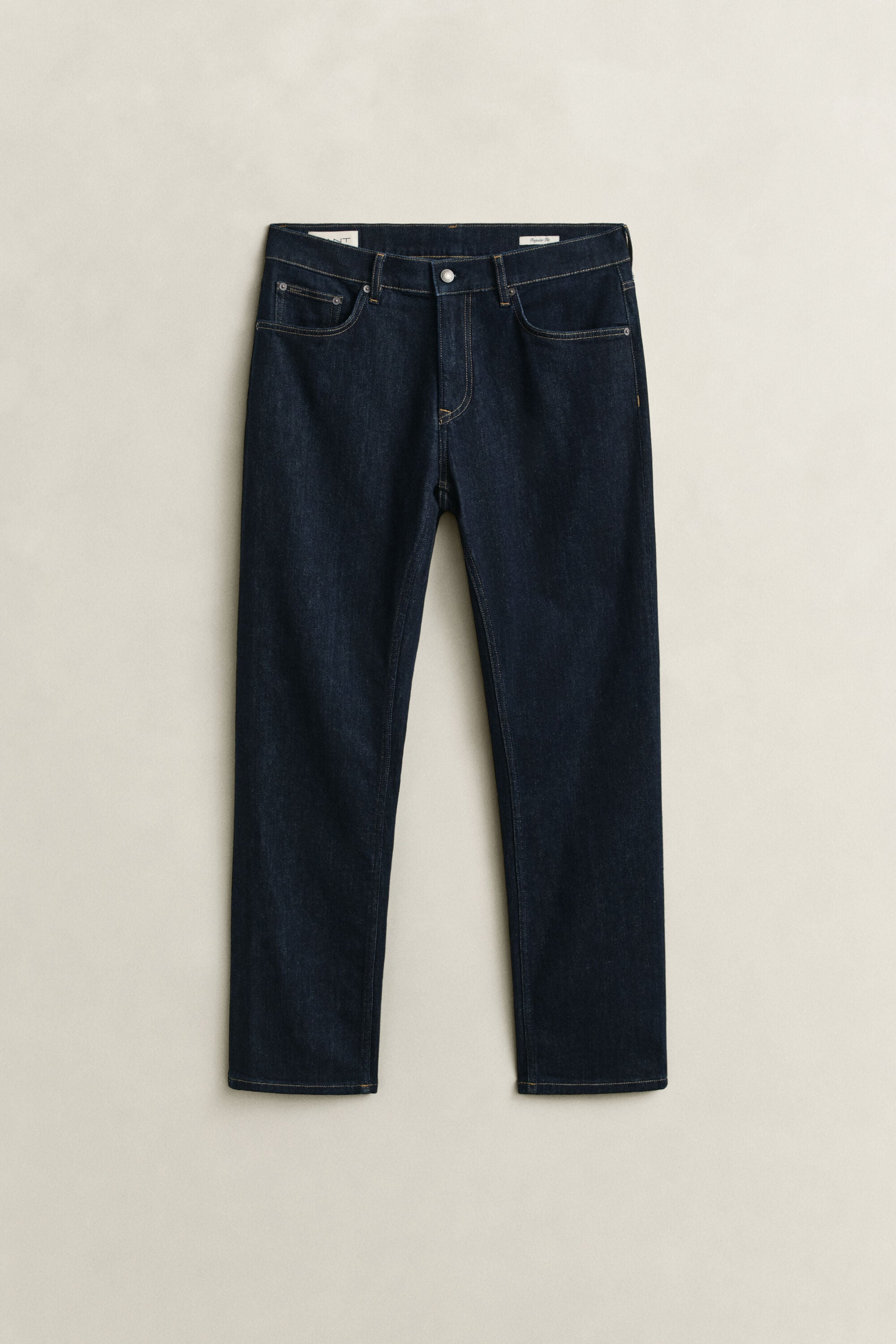 Regular fit jeans i stilren tvätt