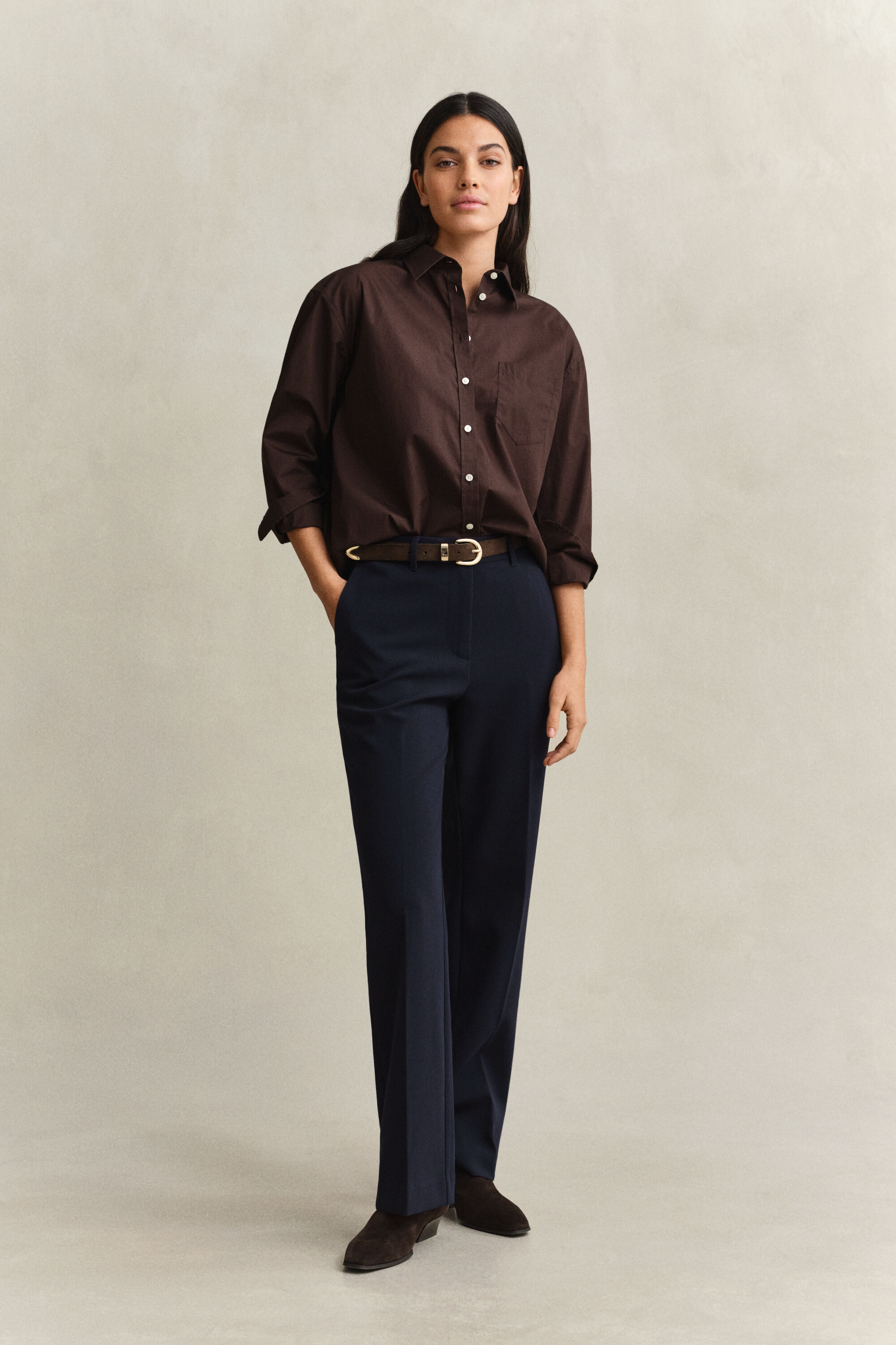 Slim fit slacks med utställda ben