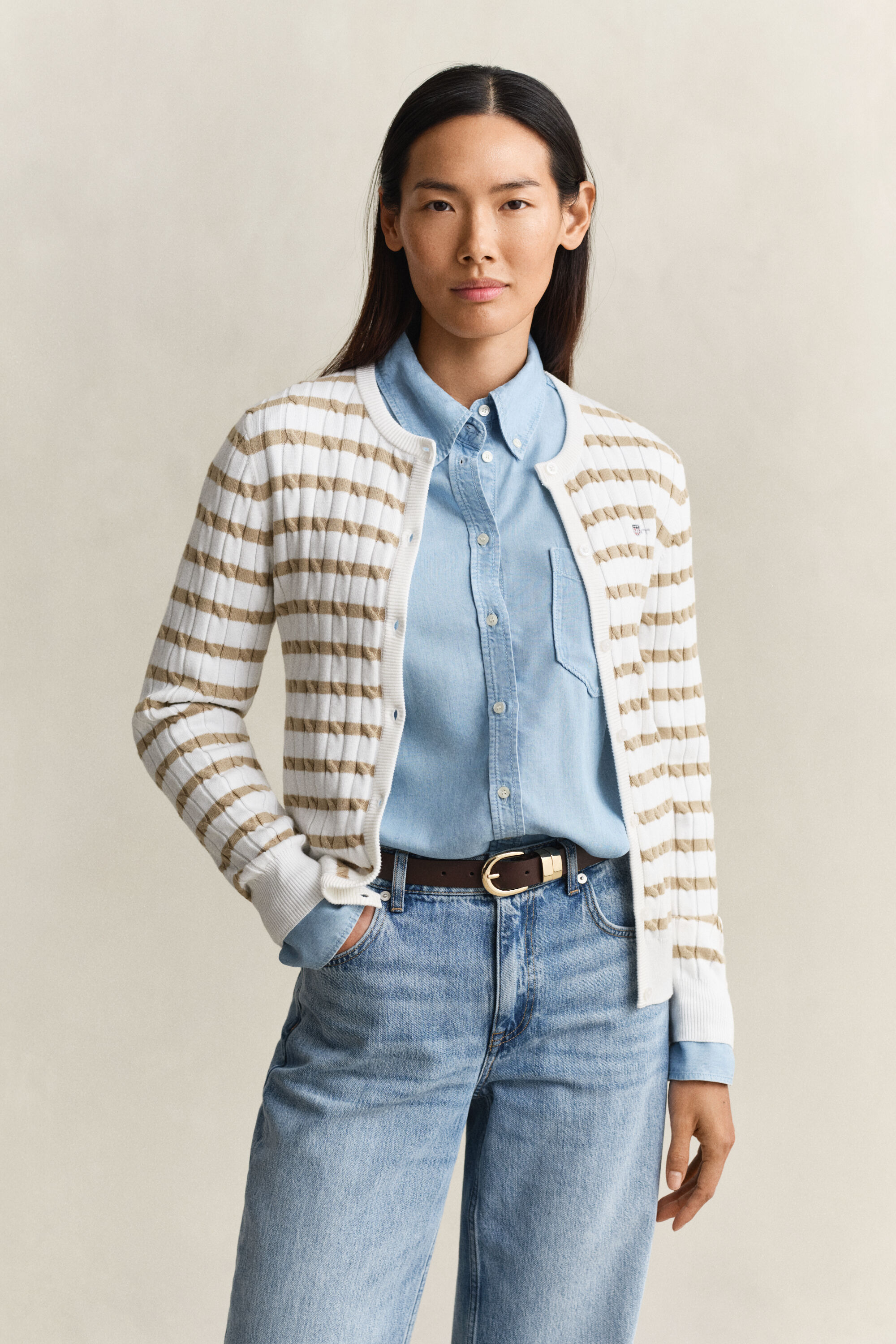 Randig kabelstickad kofta