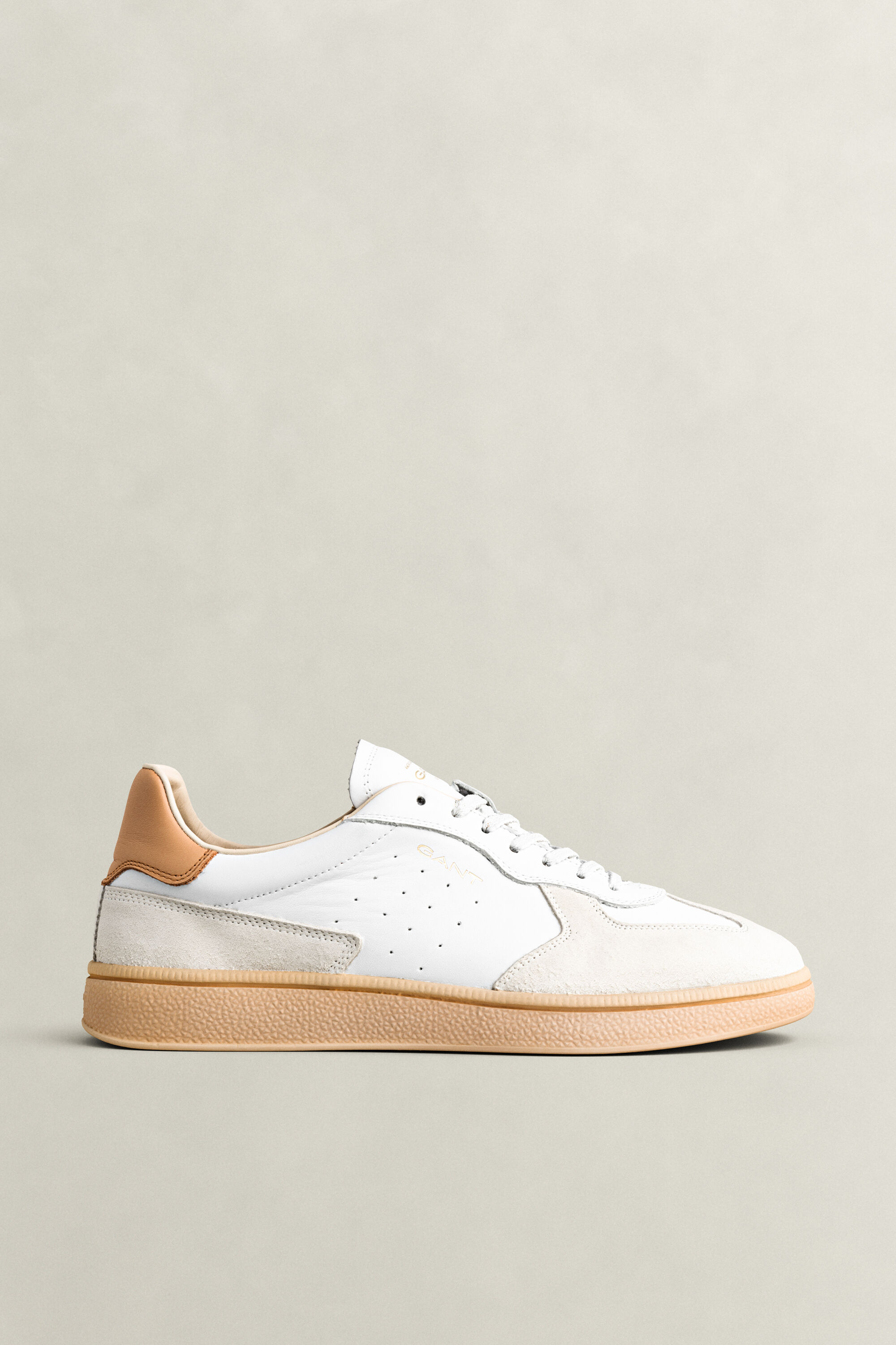 Cuzmo sneakers i läder och mocka