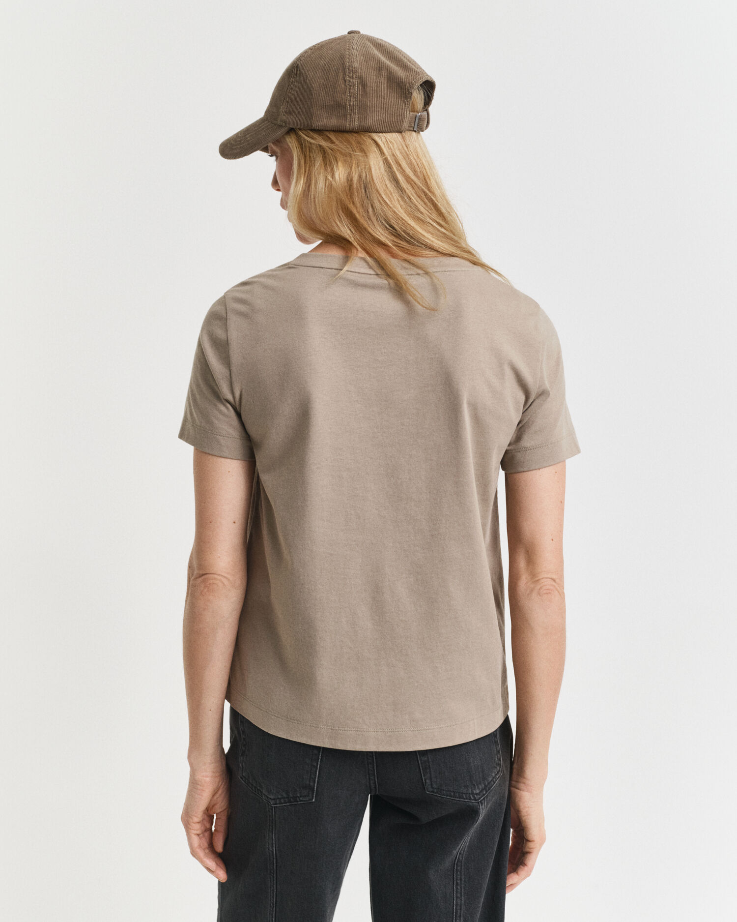 Shield V-ringad T-shirt