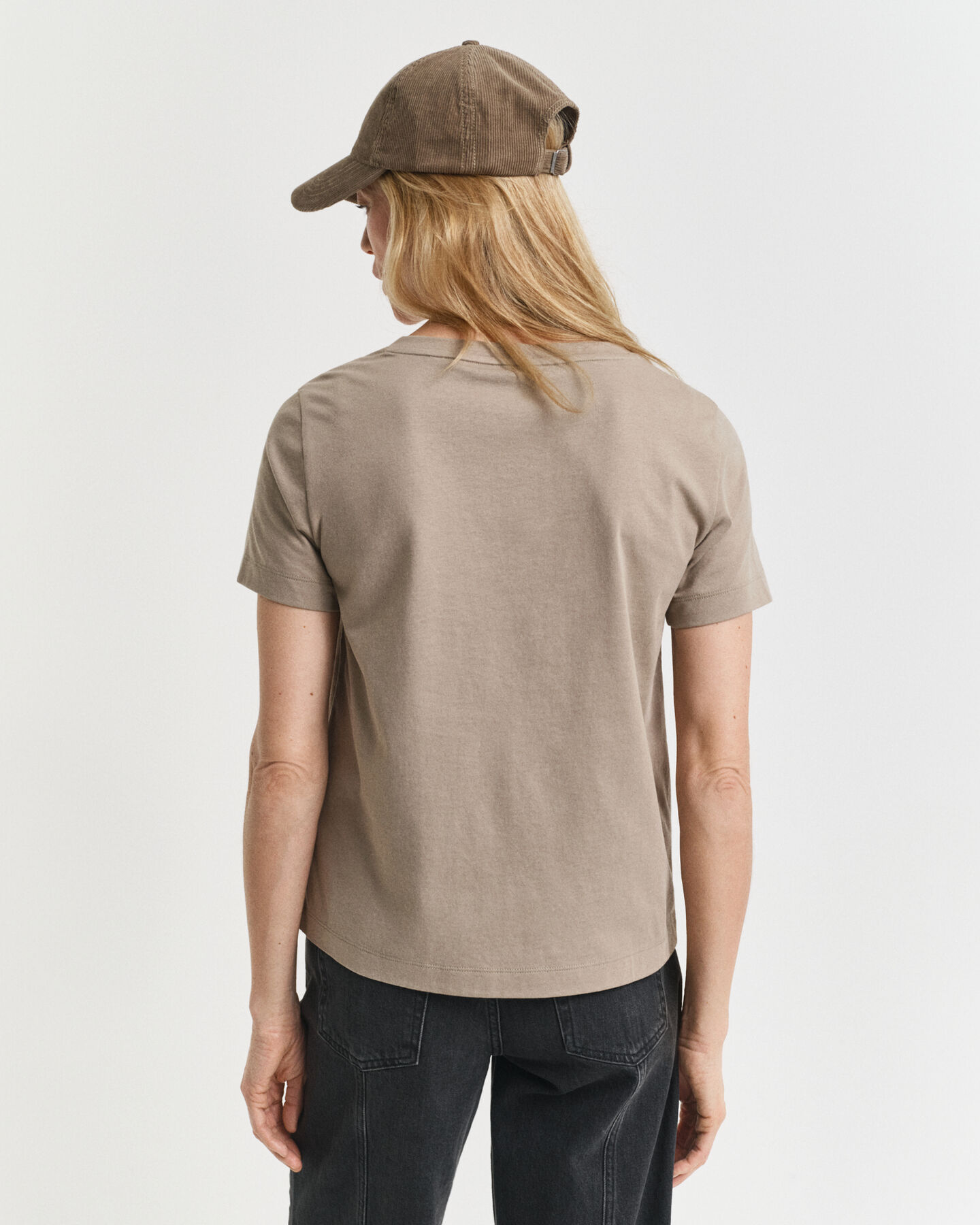 Shield V-ringad T-shirt