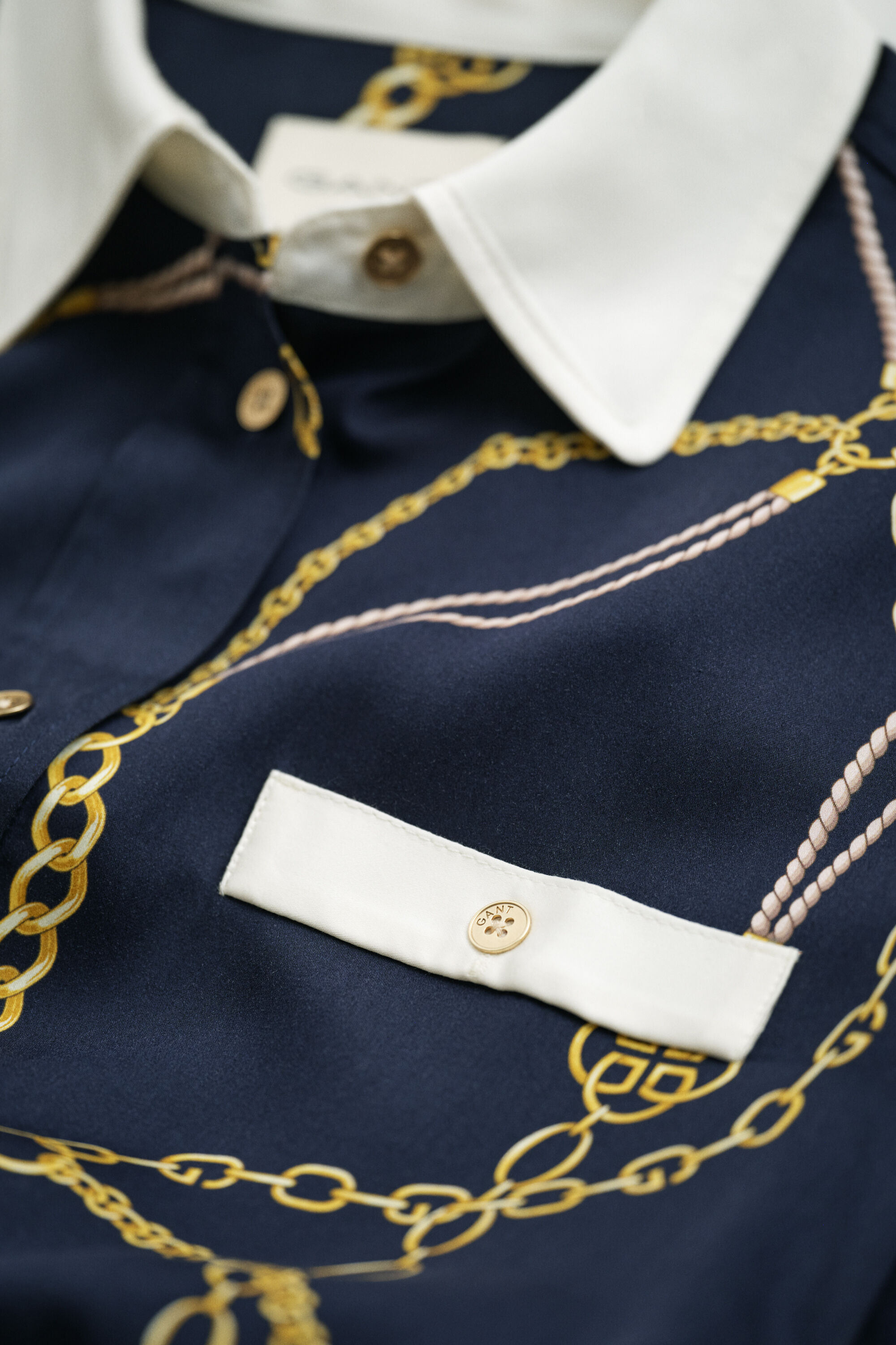 Kontrastfärgad skjortklänning