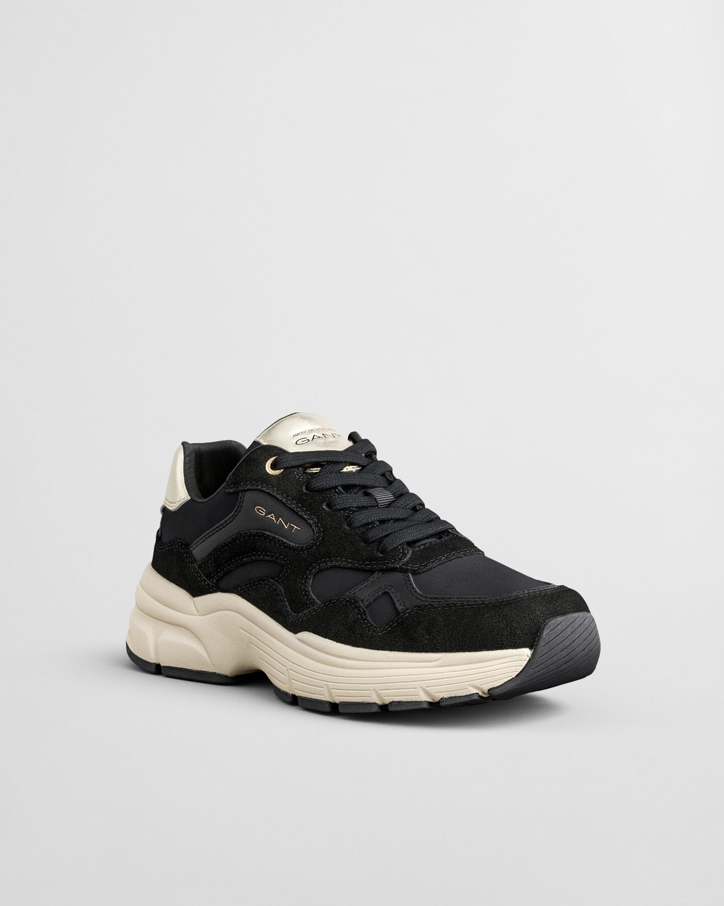 Neuwill sneakers i mocka och nylon