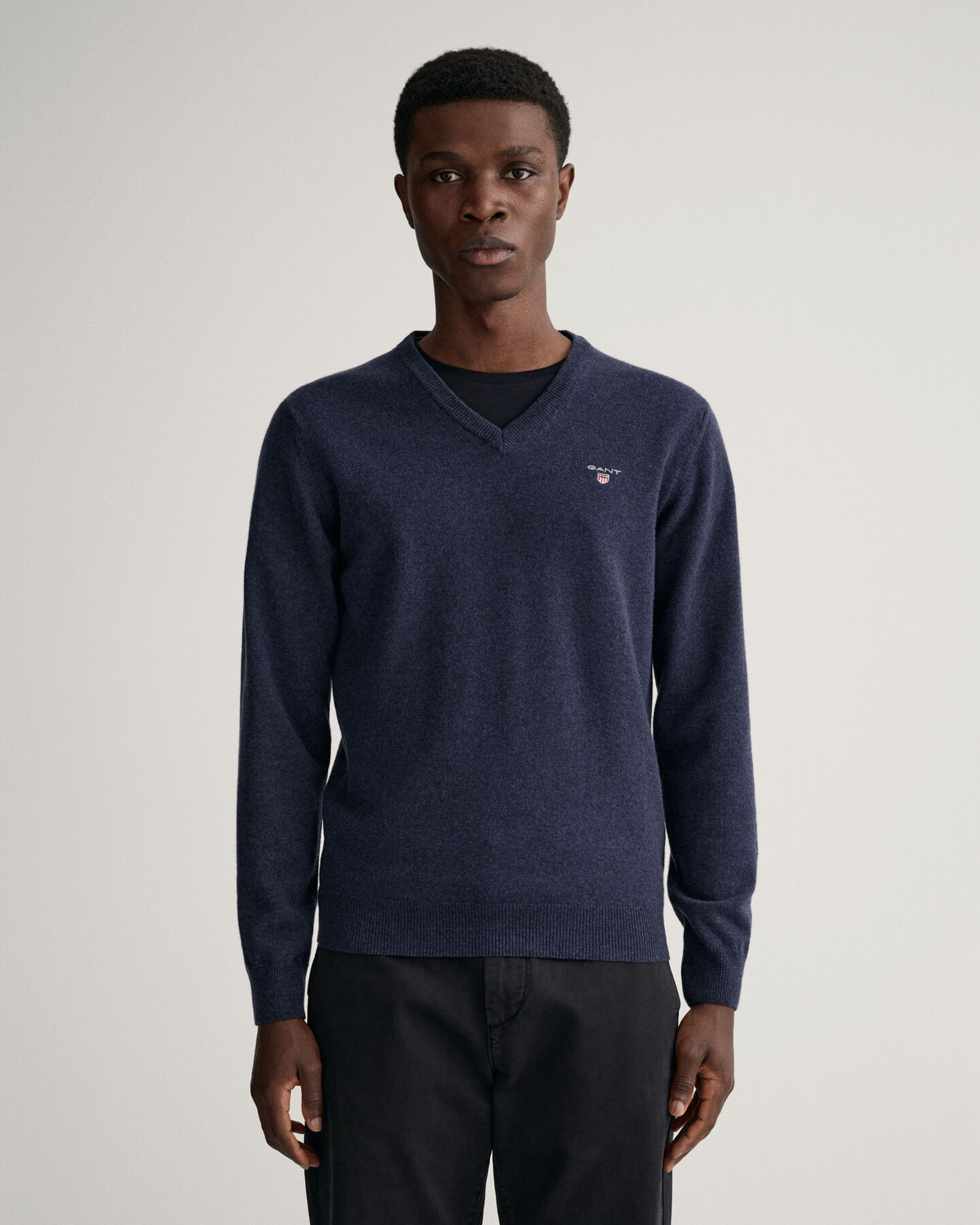 V-ringad tr&ouml;ja i superfin lammull