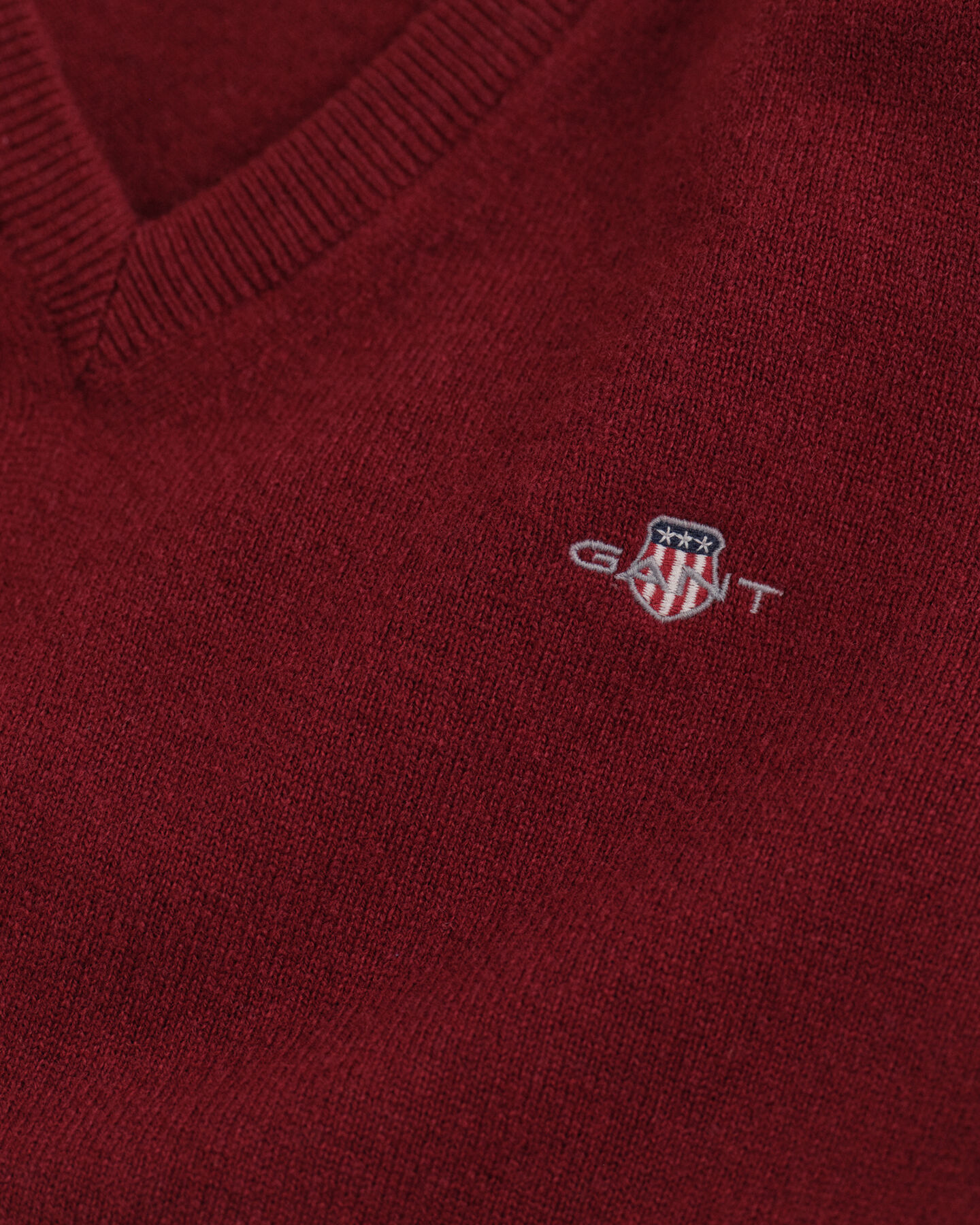 V-ringad tröja i superfin lammull