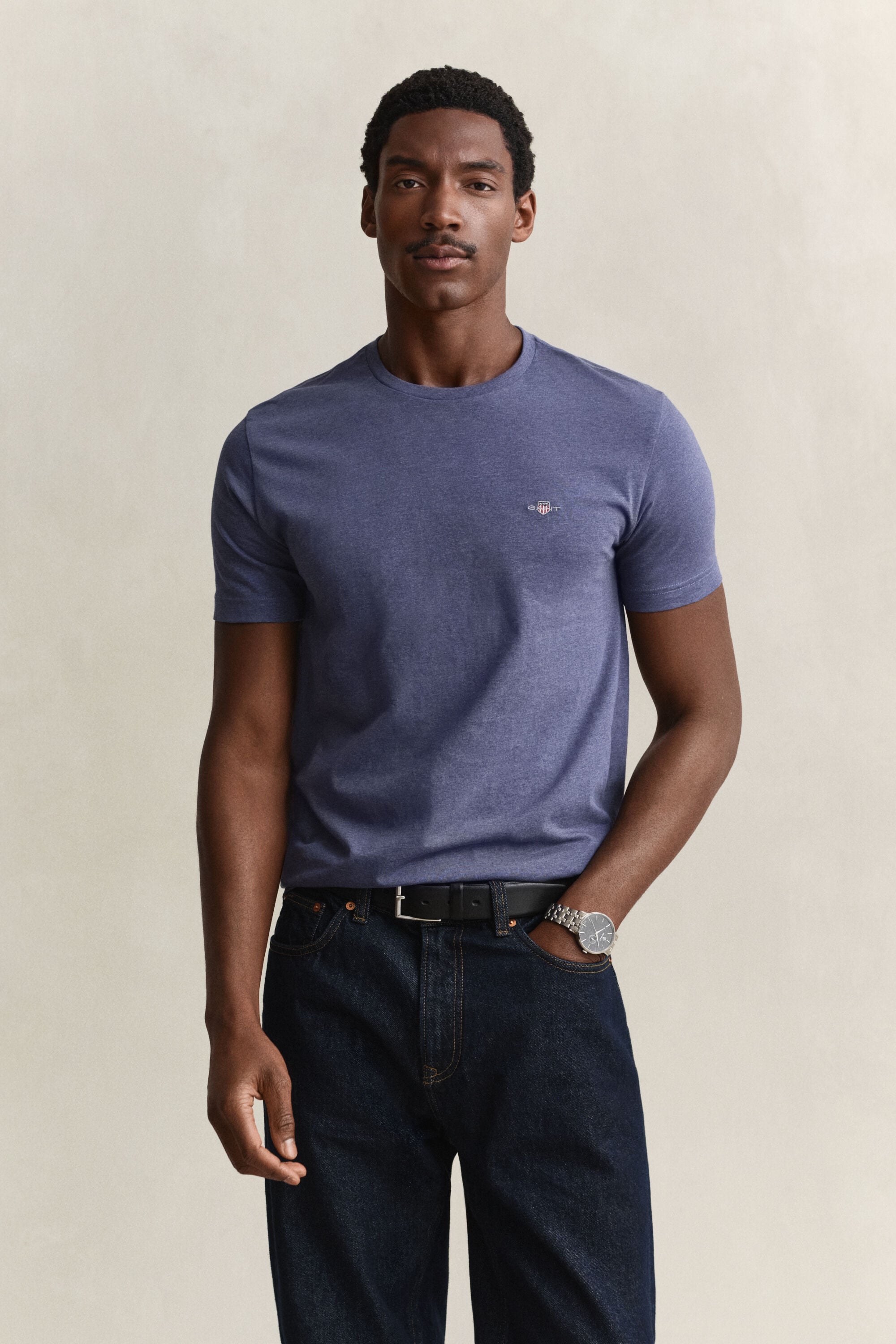 Regular fit T-shirt med sköld