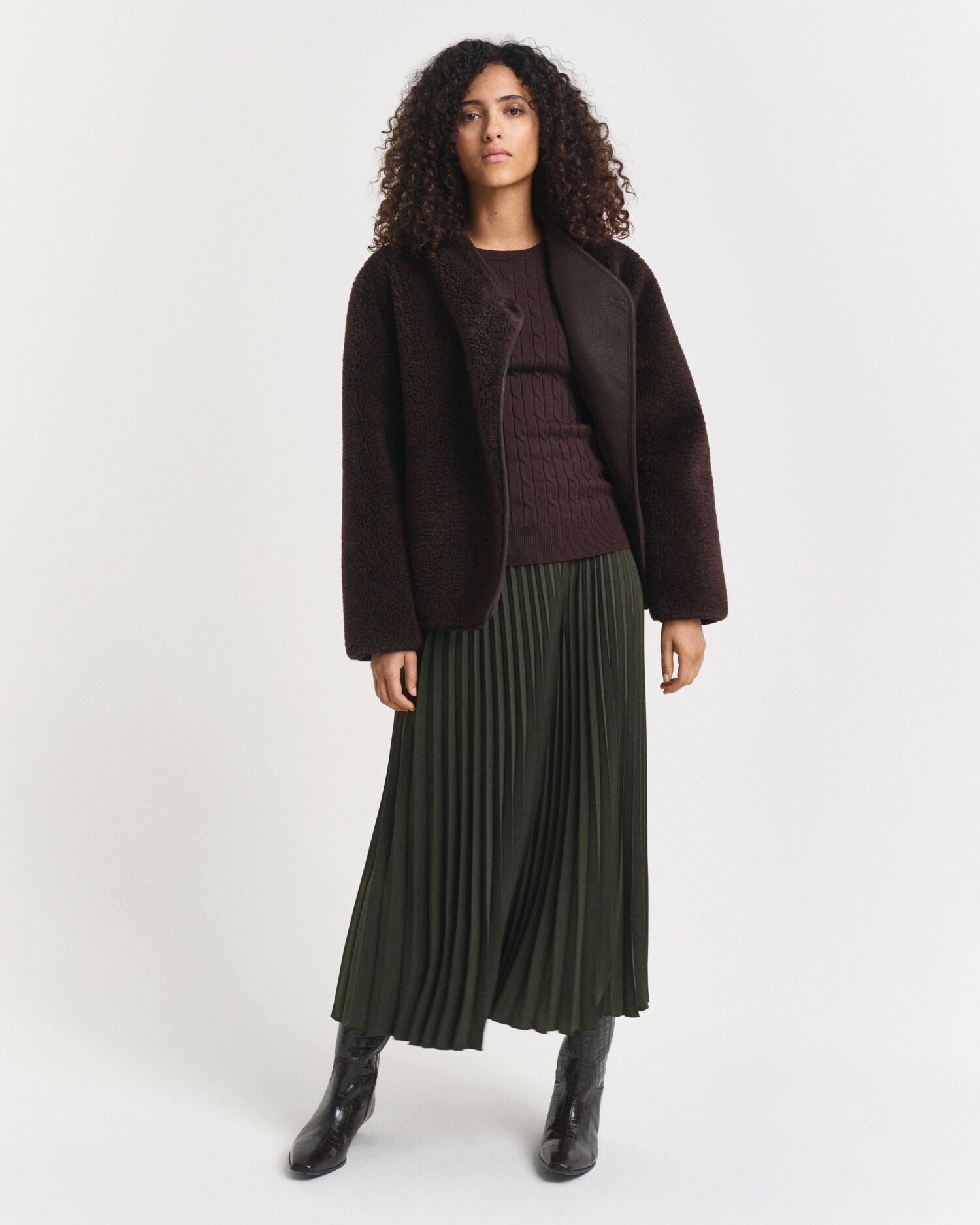 Kabelstickad tröja med rund hals