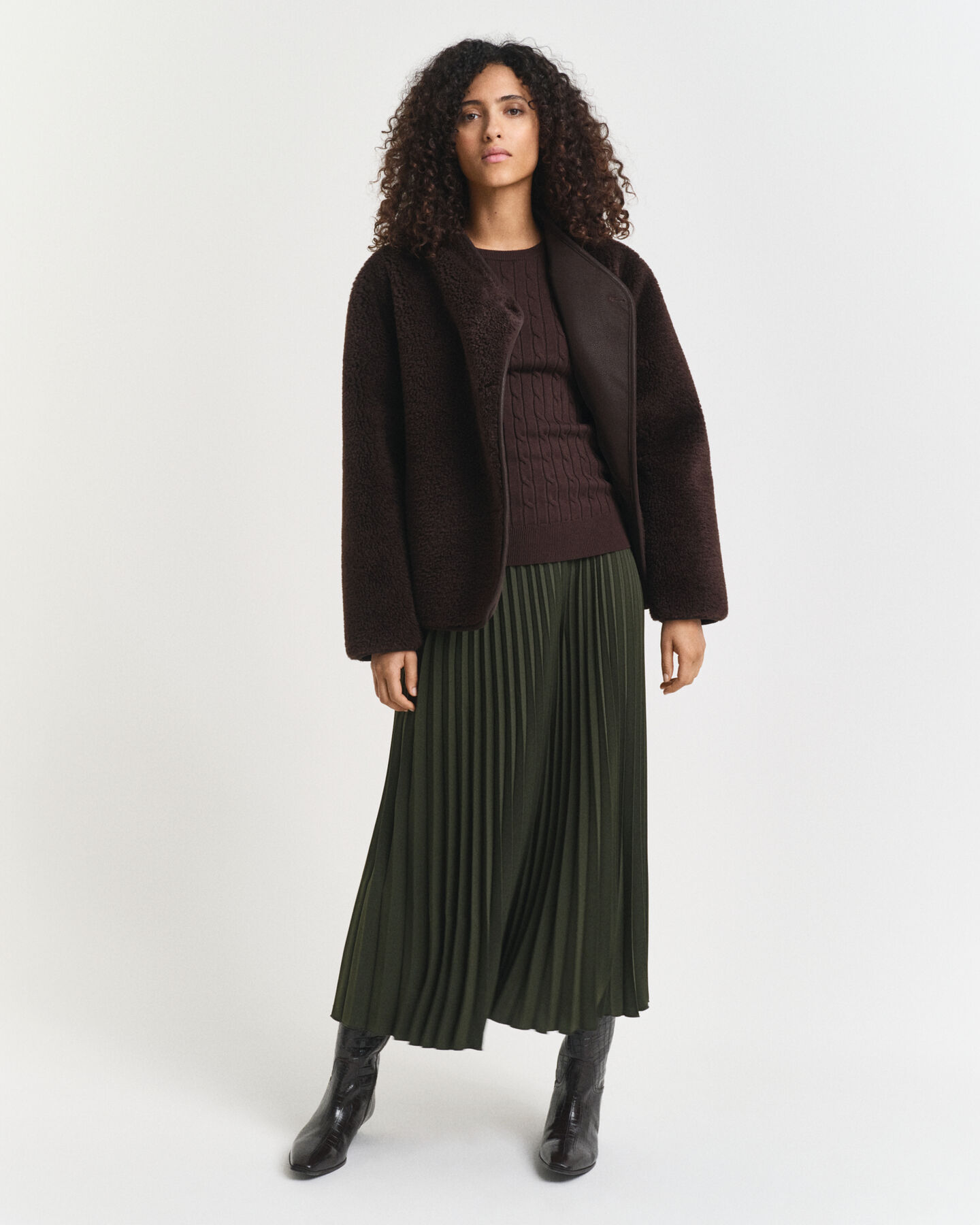 Kabelstickad tröja i bomullsstretch med rund hals