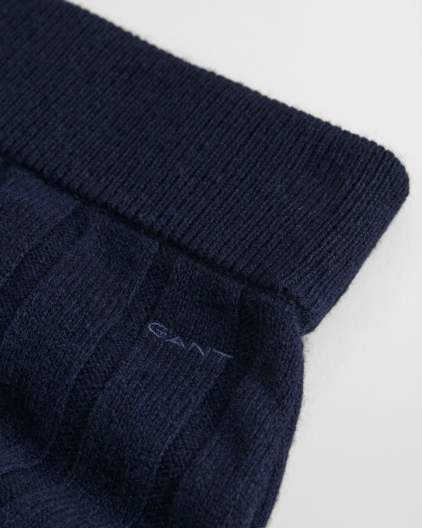 Bredribbad kjol i ull