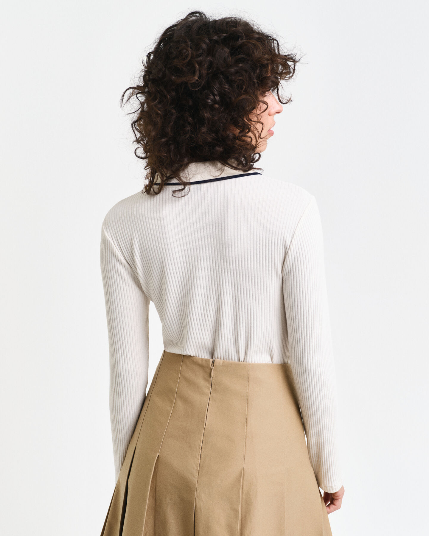 Långärmad ribbstickad pikétröja