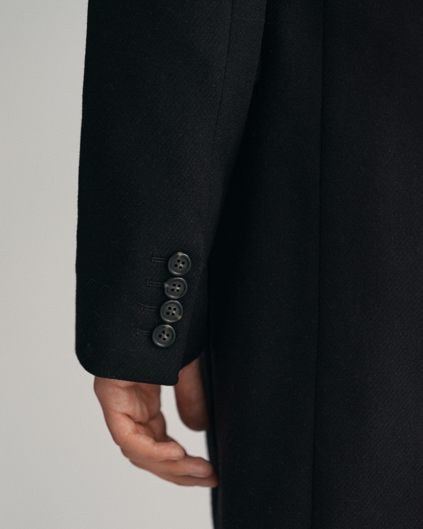 Klassisk figursydd ytterrock i ull