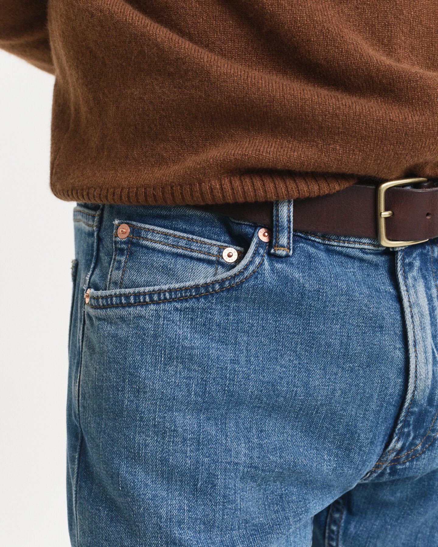 Regular fit jeans i stilren tvätt