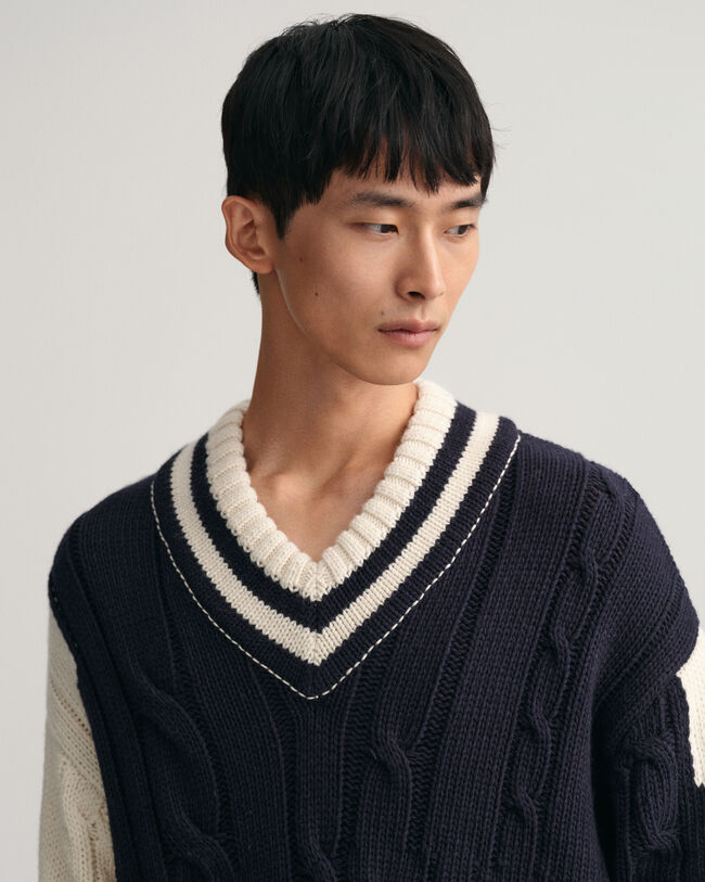 Intarsiastickad V-ringad tröja