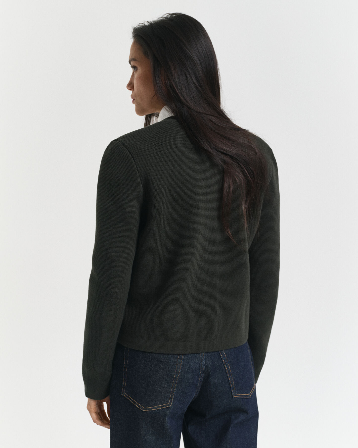 Kontrastfärgad stickad kofta