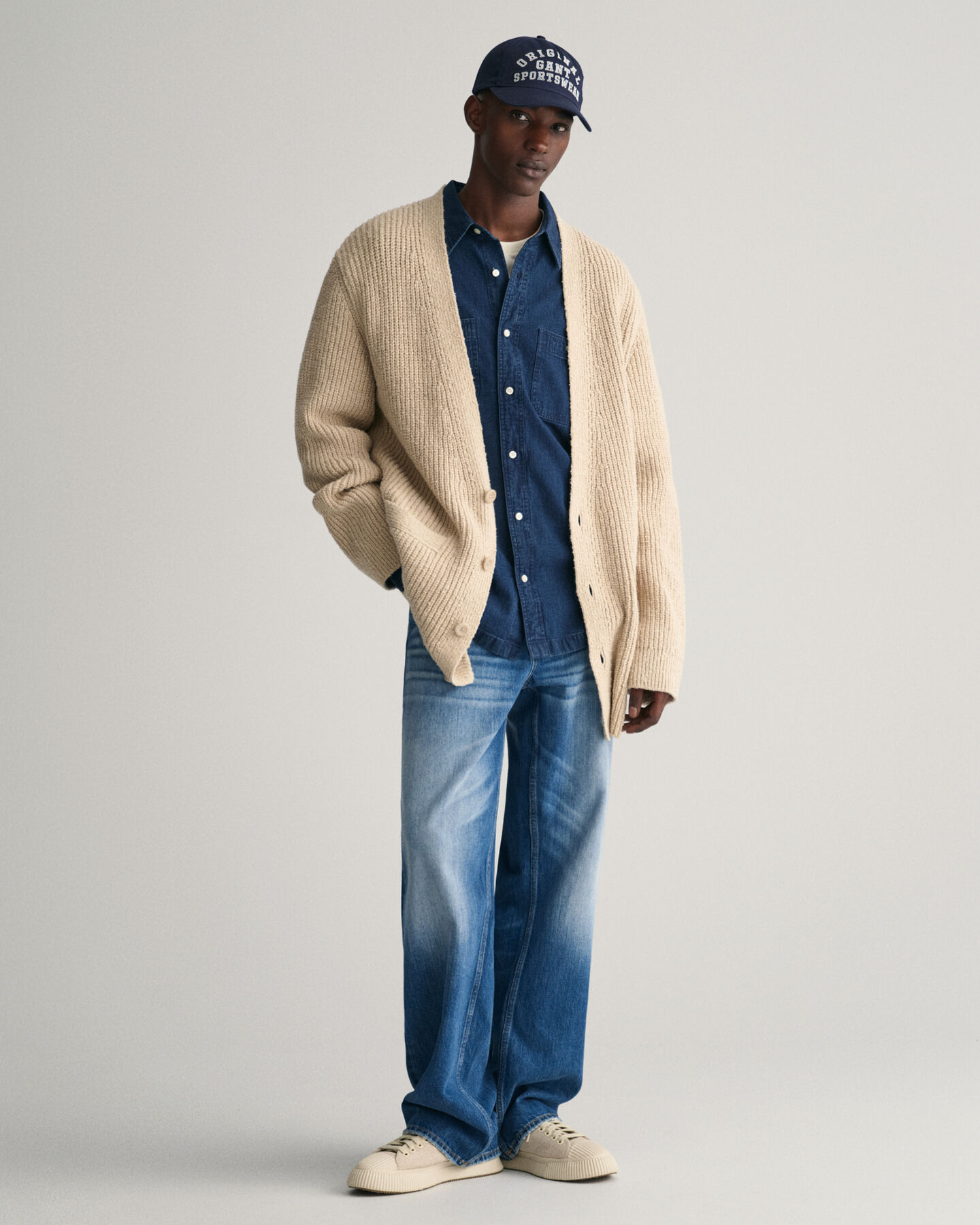 Cardigan i ribbstickad bouclé