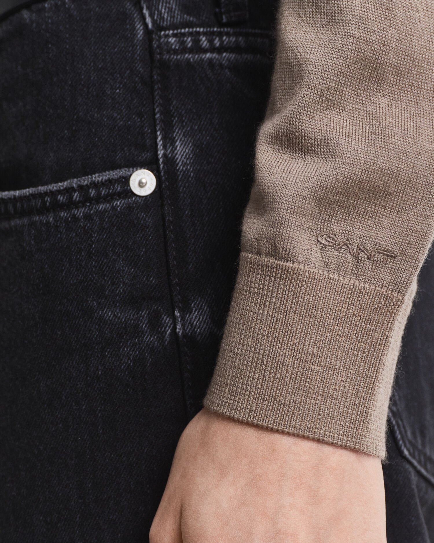 Rundhalsad tröja i extra fin merinoull